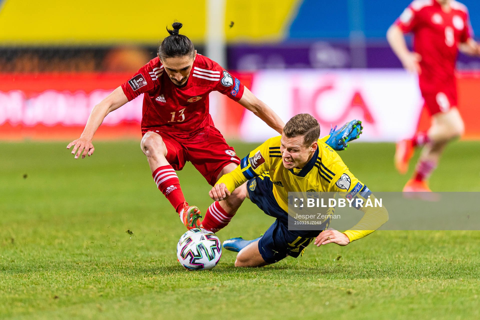 Grigol Chabradze of Georgia and Viktor Claesson of Sweden