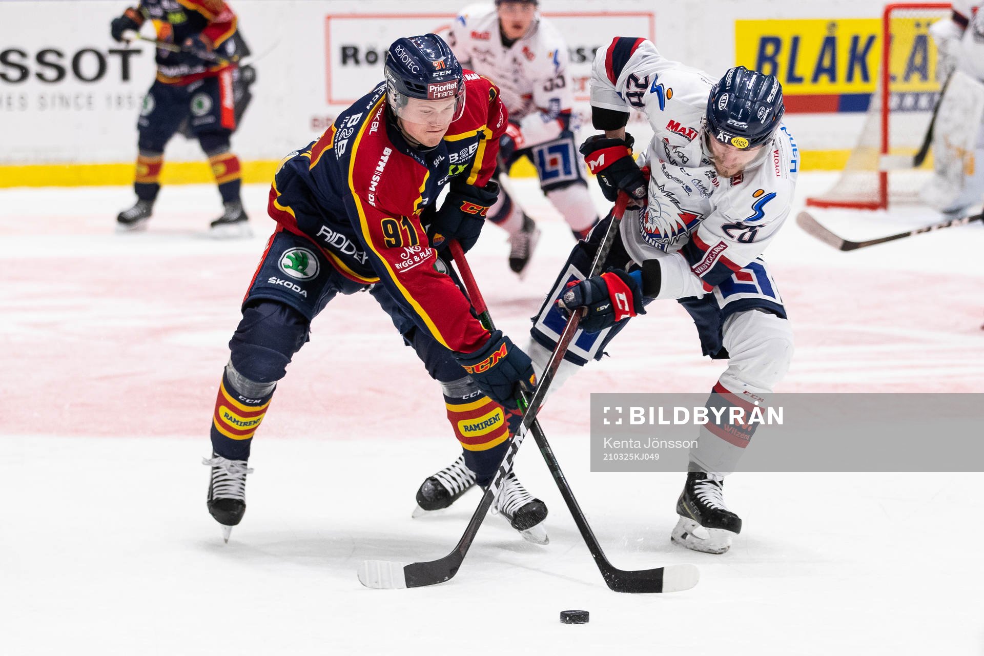 Djurgårdens Linus Andersson och Linköpings Jaakko Rissanen