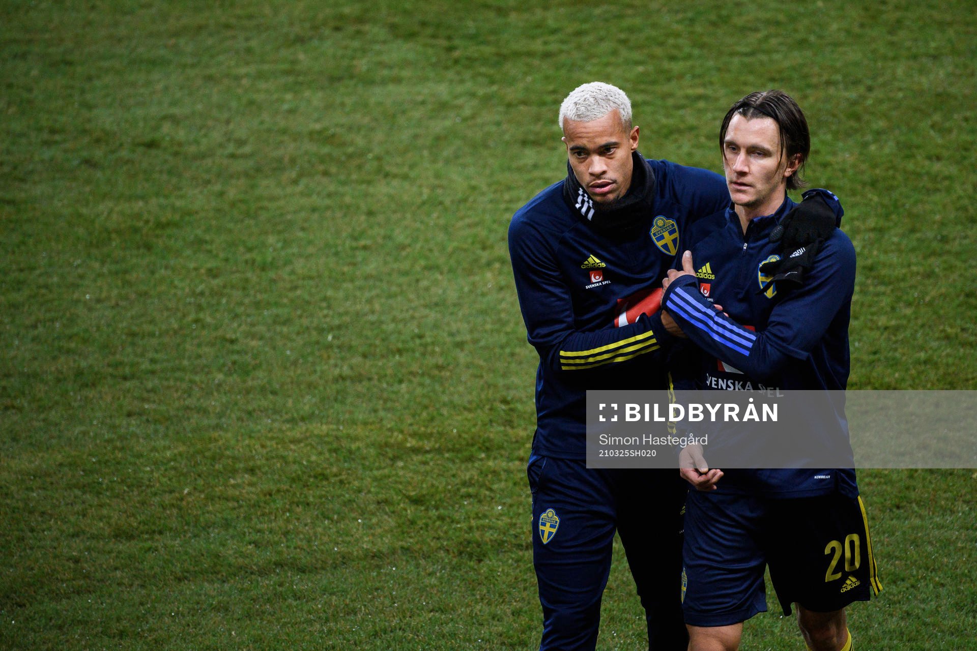 Robin Quaison and Kristoffer Olsson of Sweden