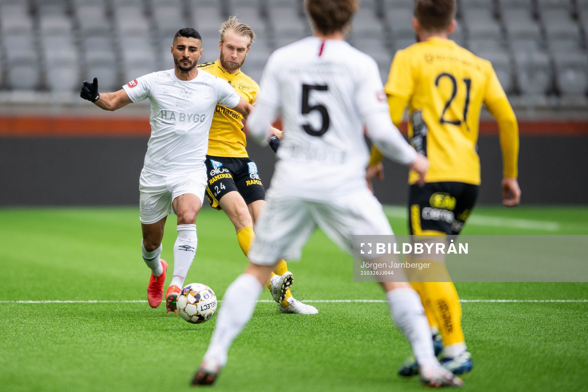 Örgrytes Ailton Jose Almeida och Elfsborgs Johan Larsson
