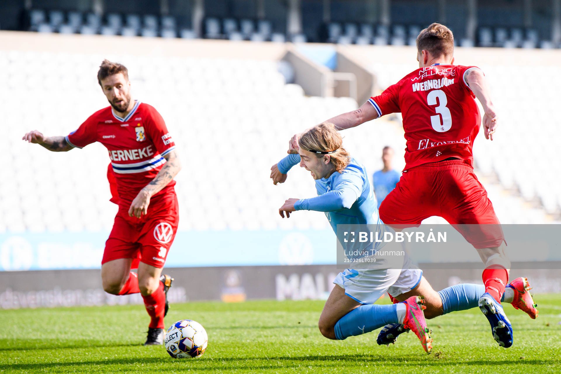 Malmö FFs Sebastian Nanasi i en kamp mot IFK Göteborgs