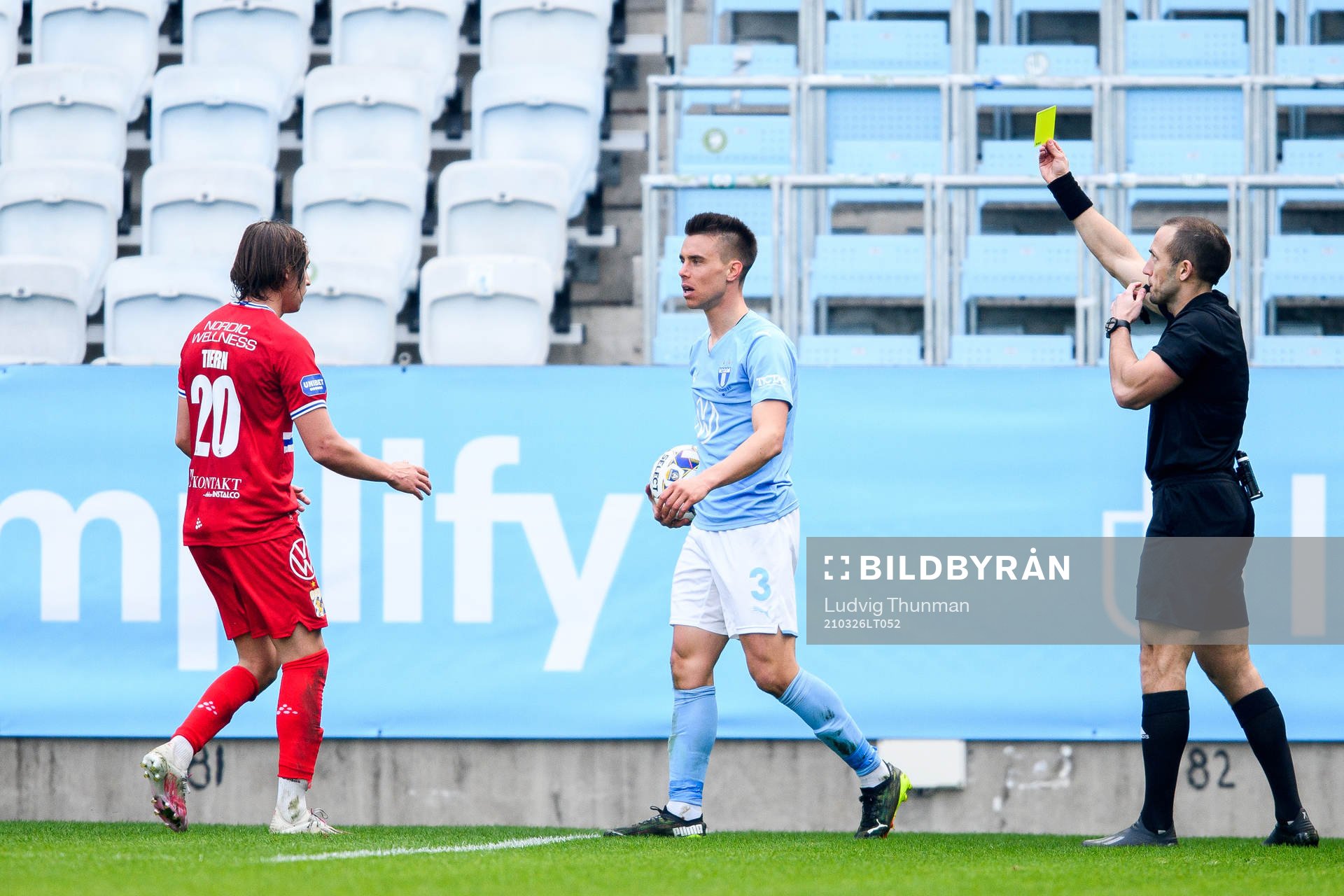 Malmö FFs Jonas Knudsen får en varning