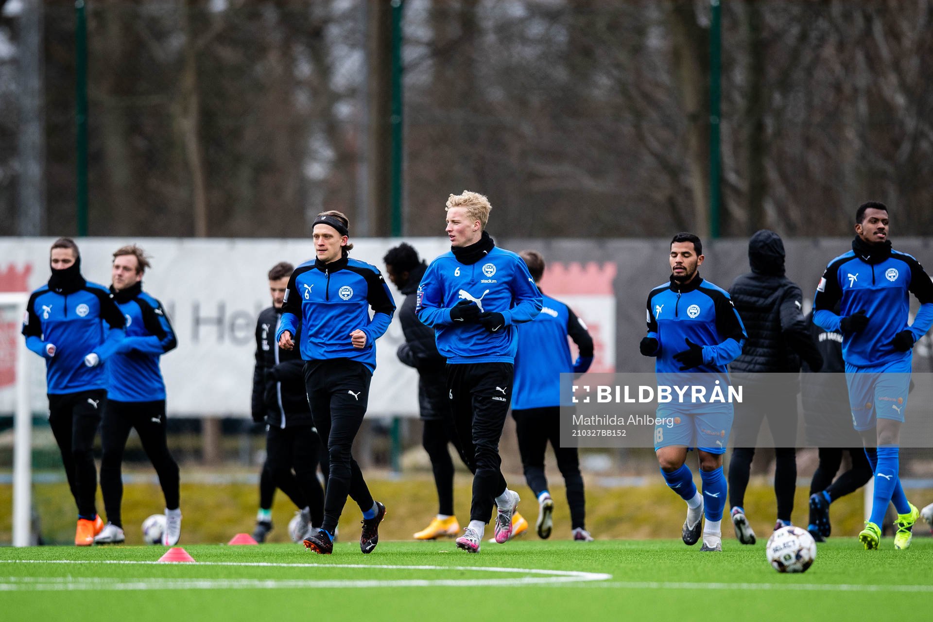 Värnamos spelare värmer upp