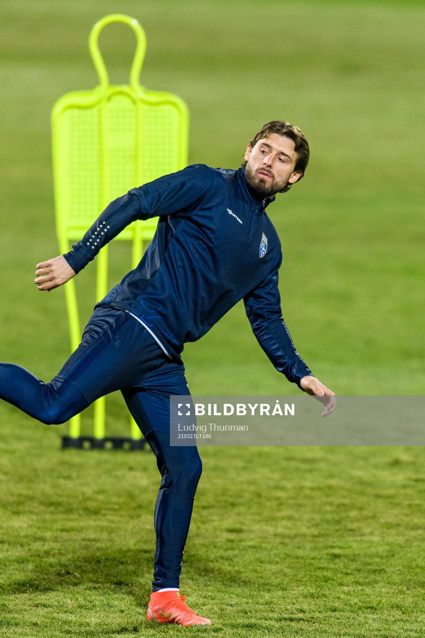 Arber Zeneli of the Kosovo national football team warm up