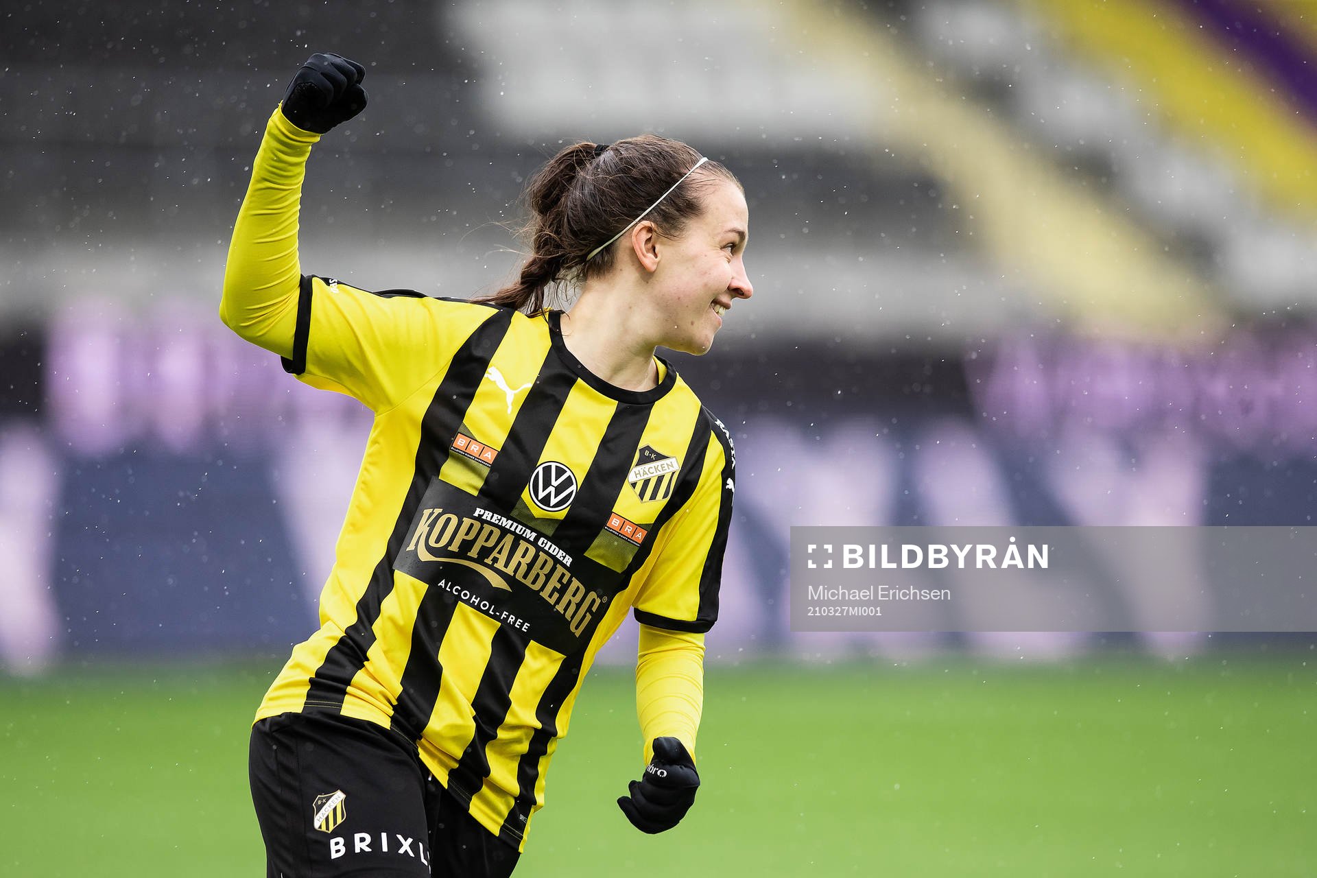 Häckens Julia Zigiotti Olme  jublar