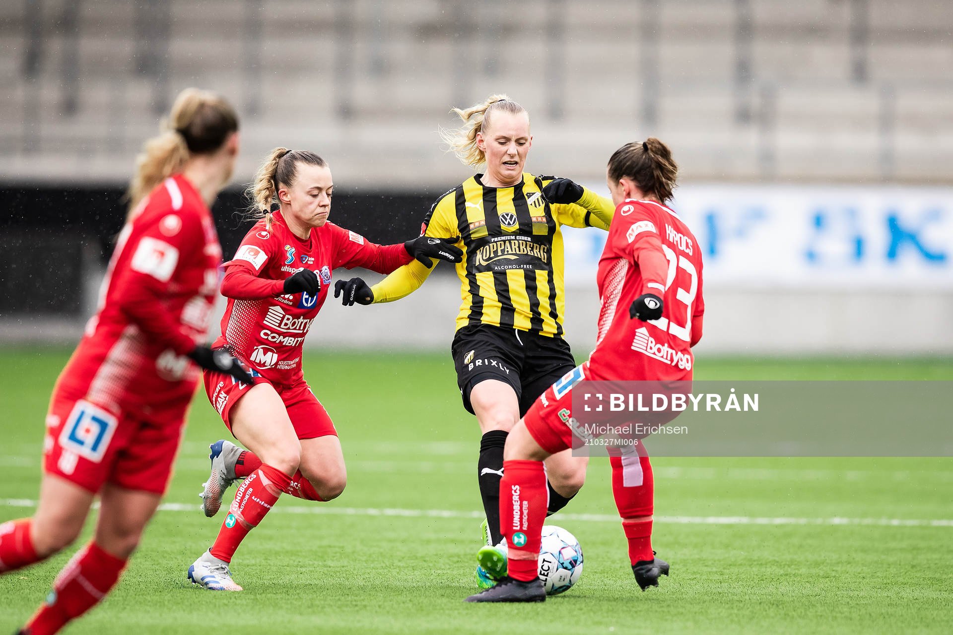 Linköpings Olga Adela Ahtinen och Cornelia Kapocs mot