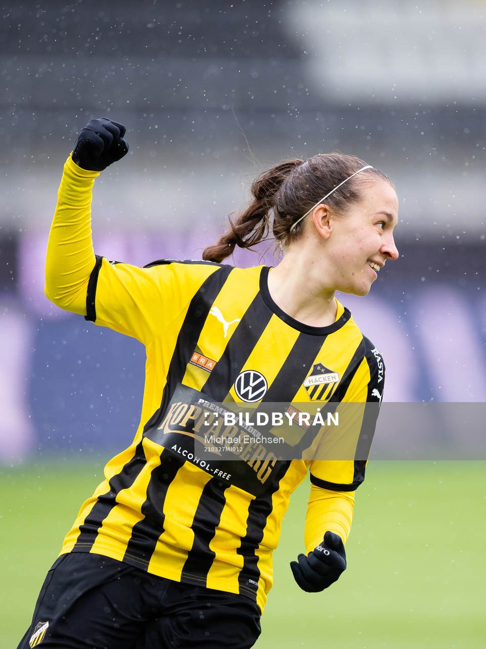 Häckens Julia Zigiotti Olme  jublar
