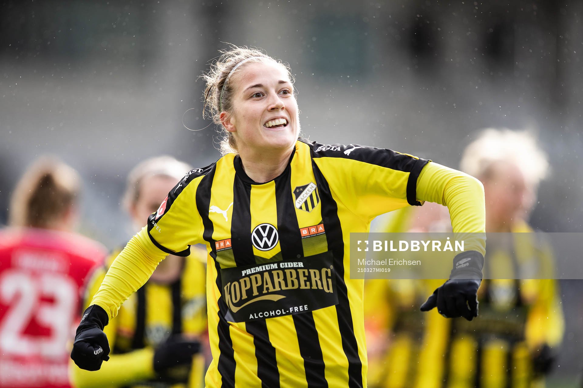 Häckens Filippa Angeldahl jublar