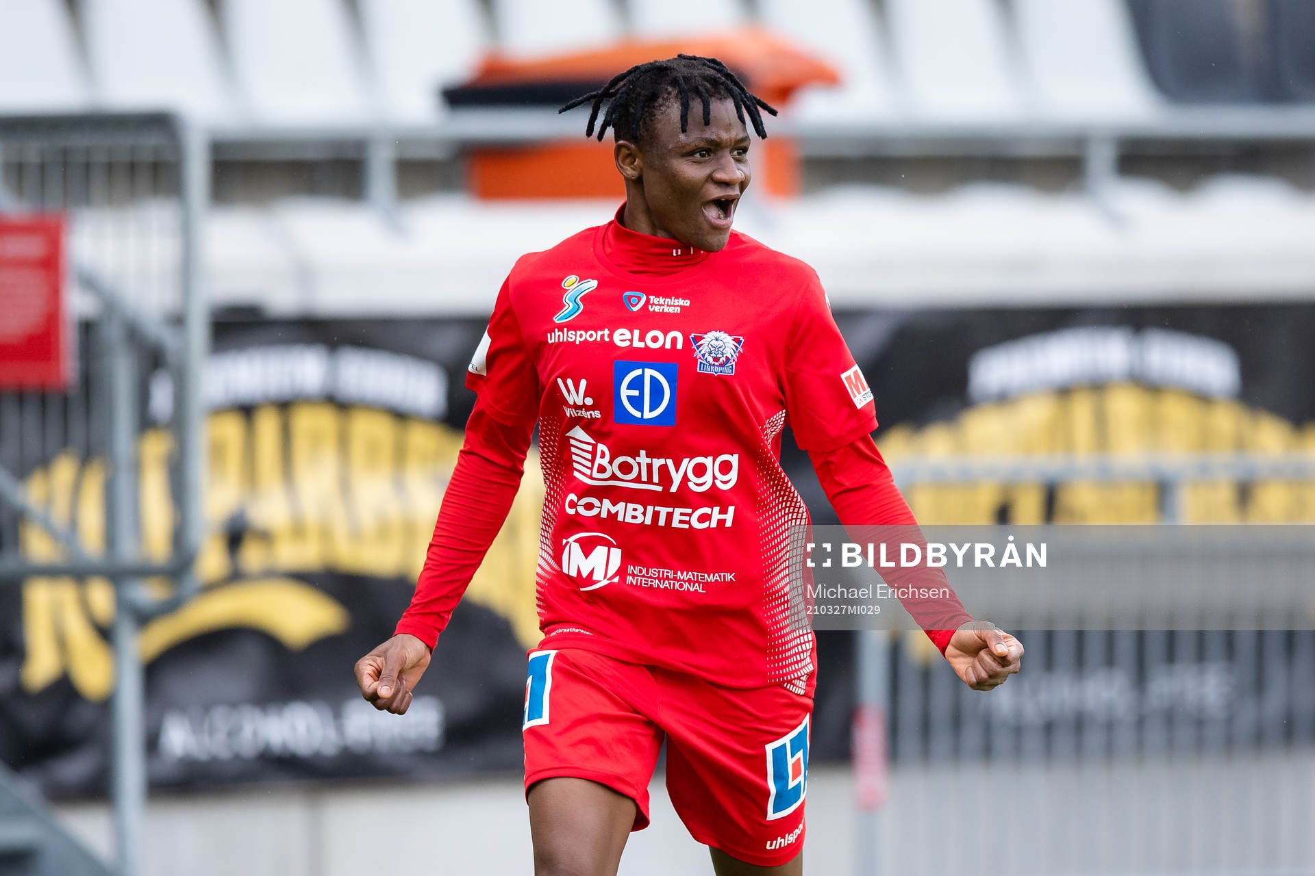 Linköpings Uchenna Grace Kanu jublar efter 1-1 under fotbollsmatchen i Svenska Cupen mellan Häcken och Linköping den 27 mars 2021 i Göteborg.