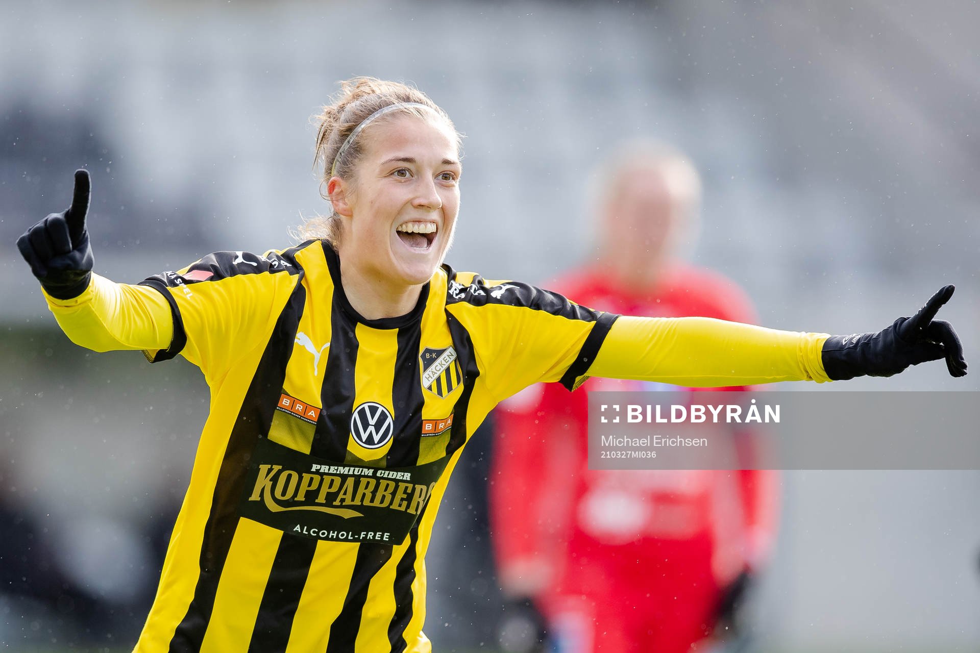 Häckens Filippa Angeldahl jublar