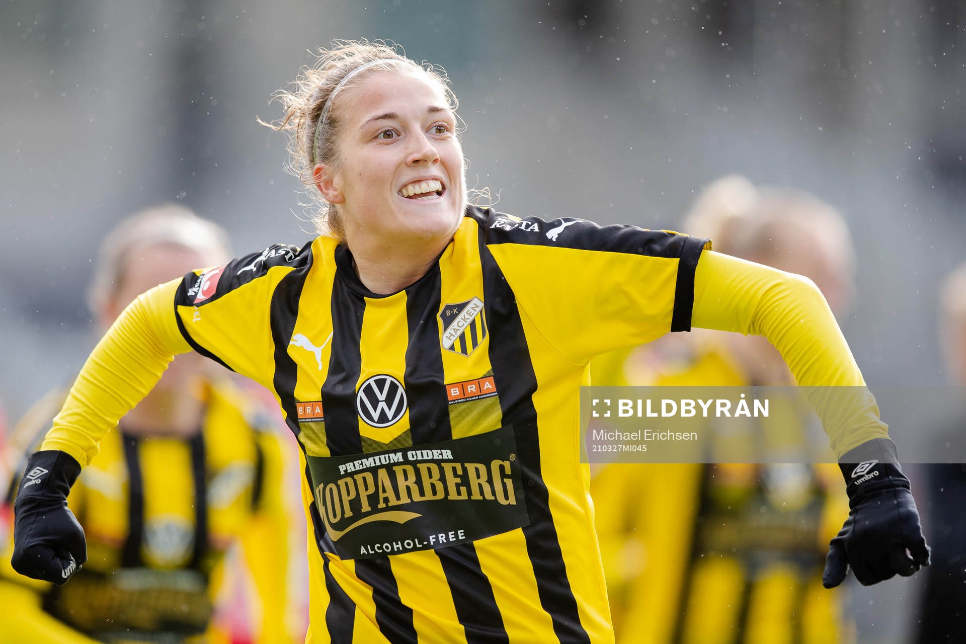 Häckens Filippa Angeldahl jublar