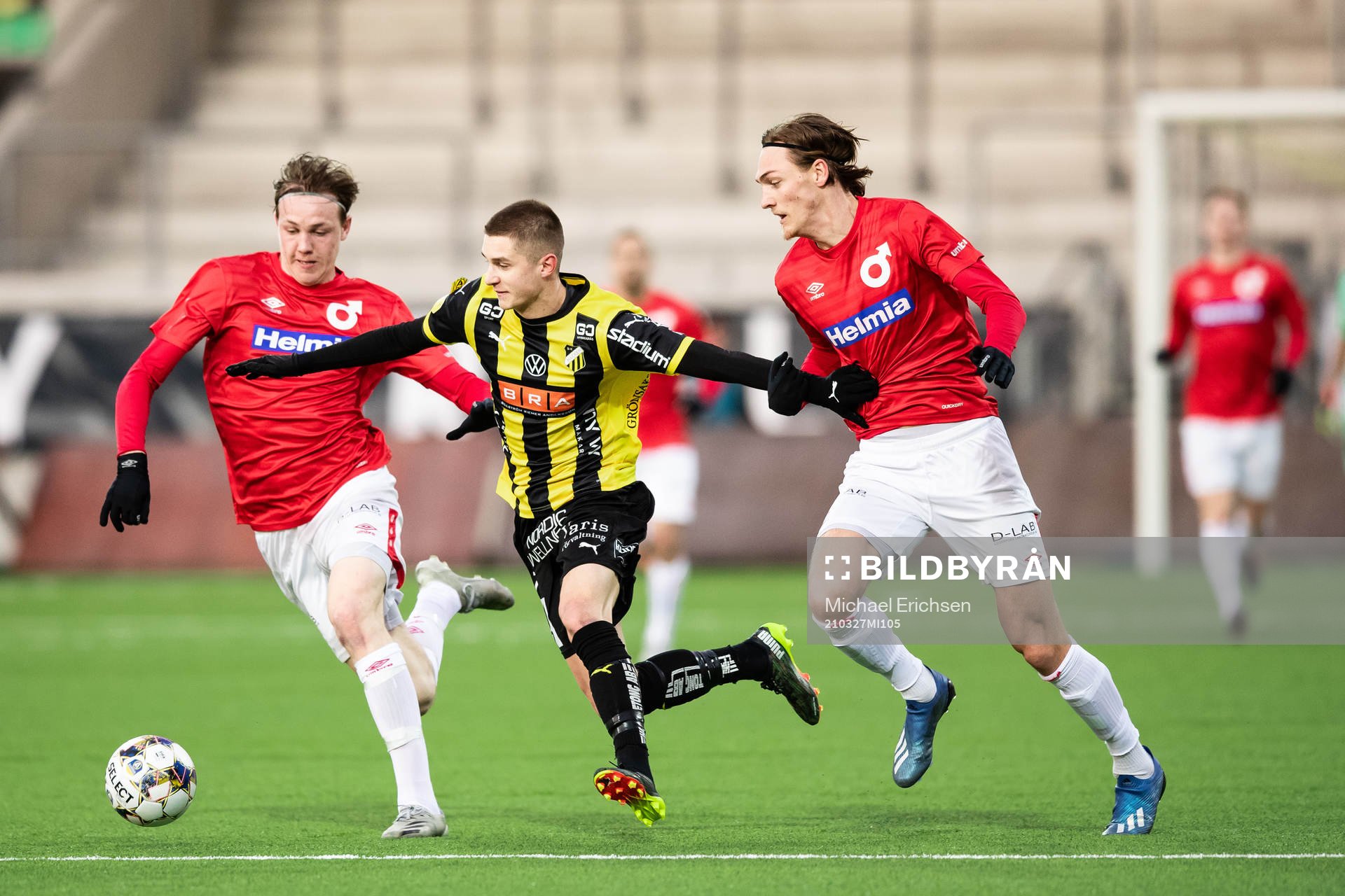 Degerfors Adam Carlén och Gustav Granath mot Häckens Leo