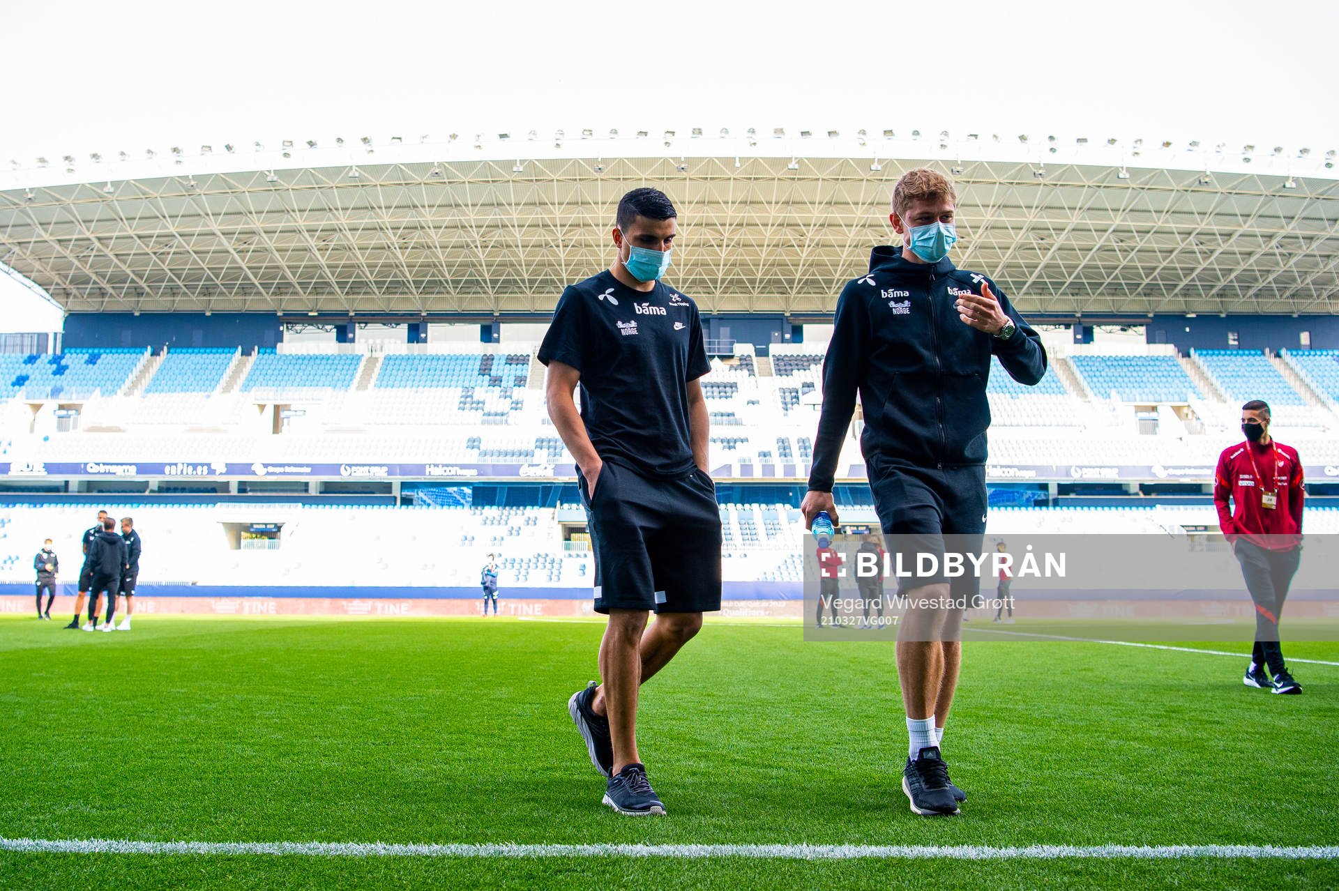 Mohamed «Moi» Elyounoussi and Julian Ryerson of Norway