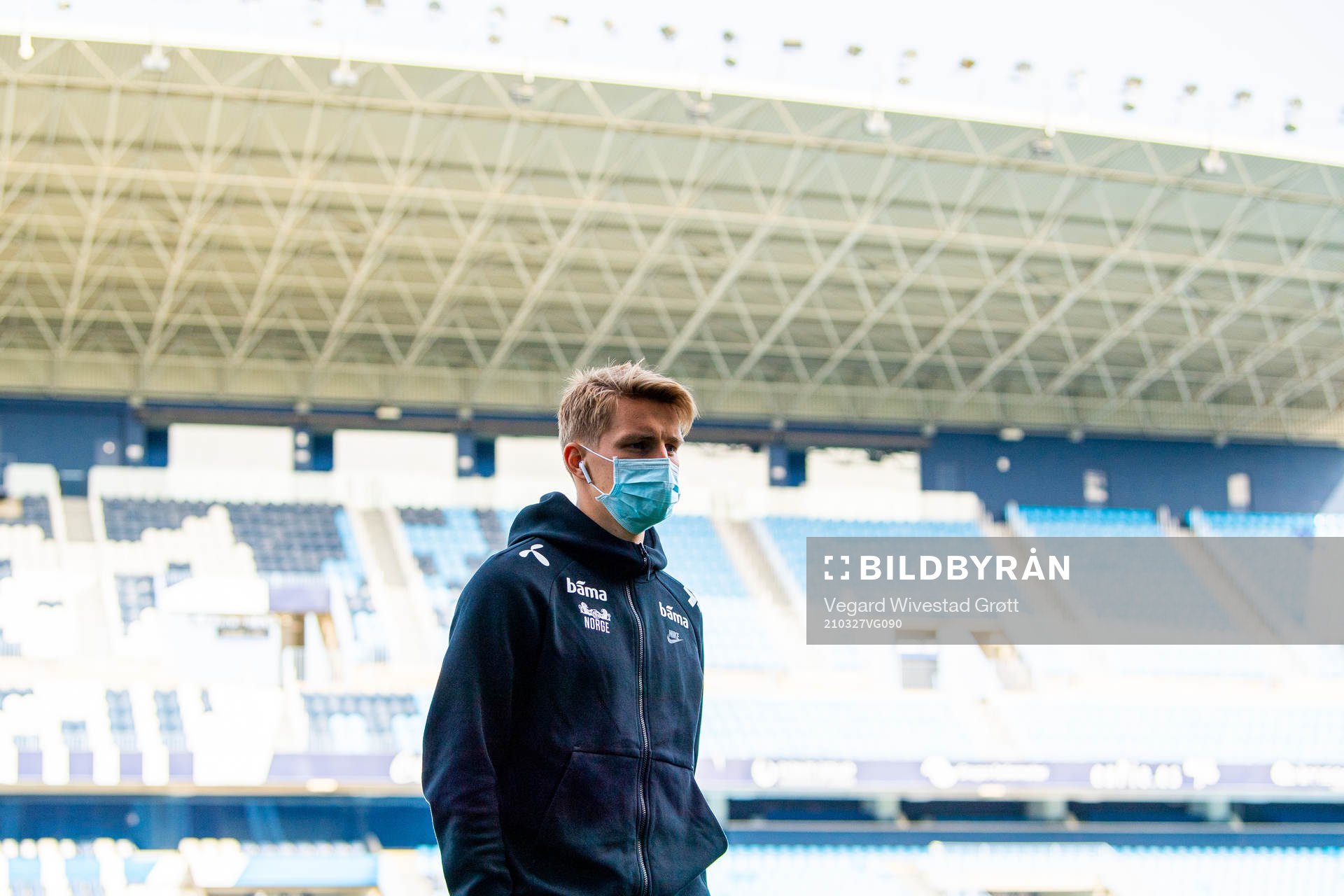 Martin Ødegaard of Norway wears a face mask