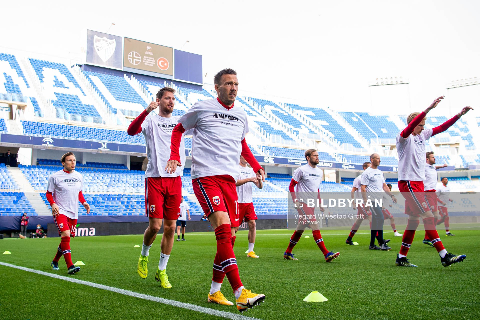 Stefan Strandberg and Martin Linnes of Norway warm up