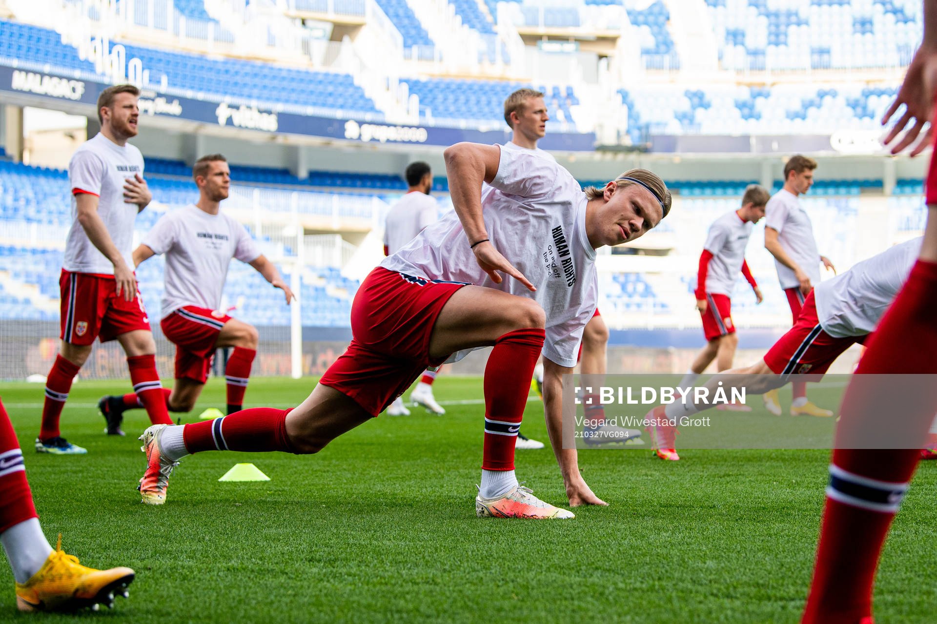 Erling Braut Haaland of Norway warms up wearing a t-shirt