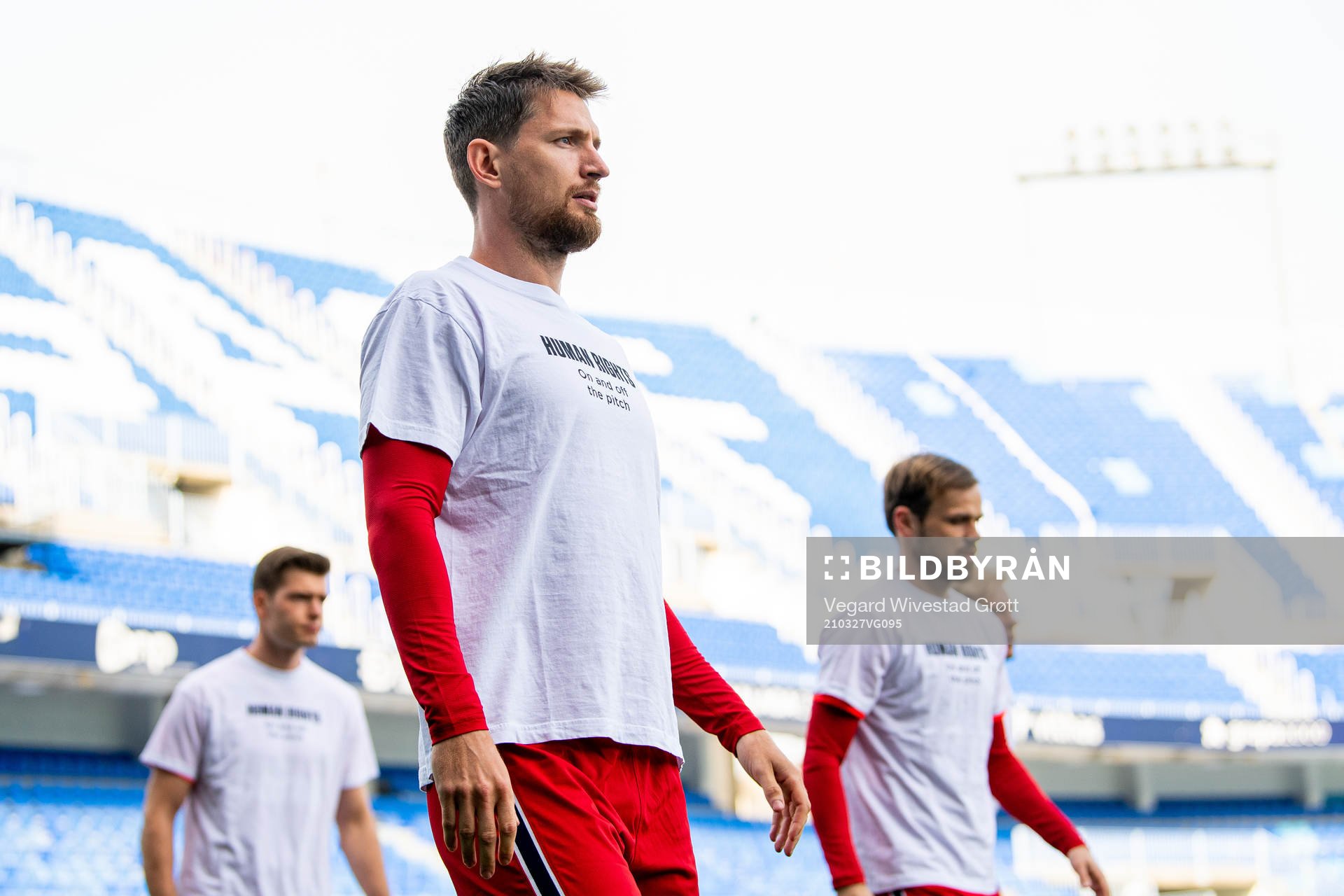 Stefan Strandberg of Norway warms up wearing a t-shirt with