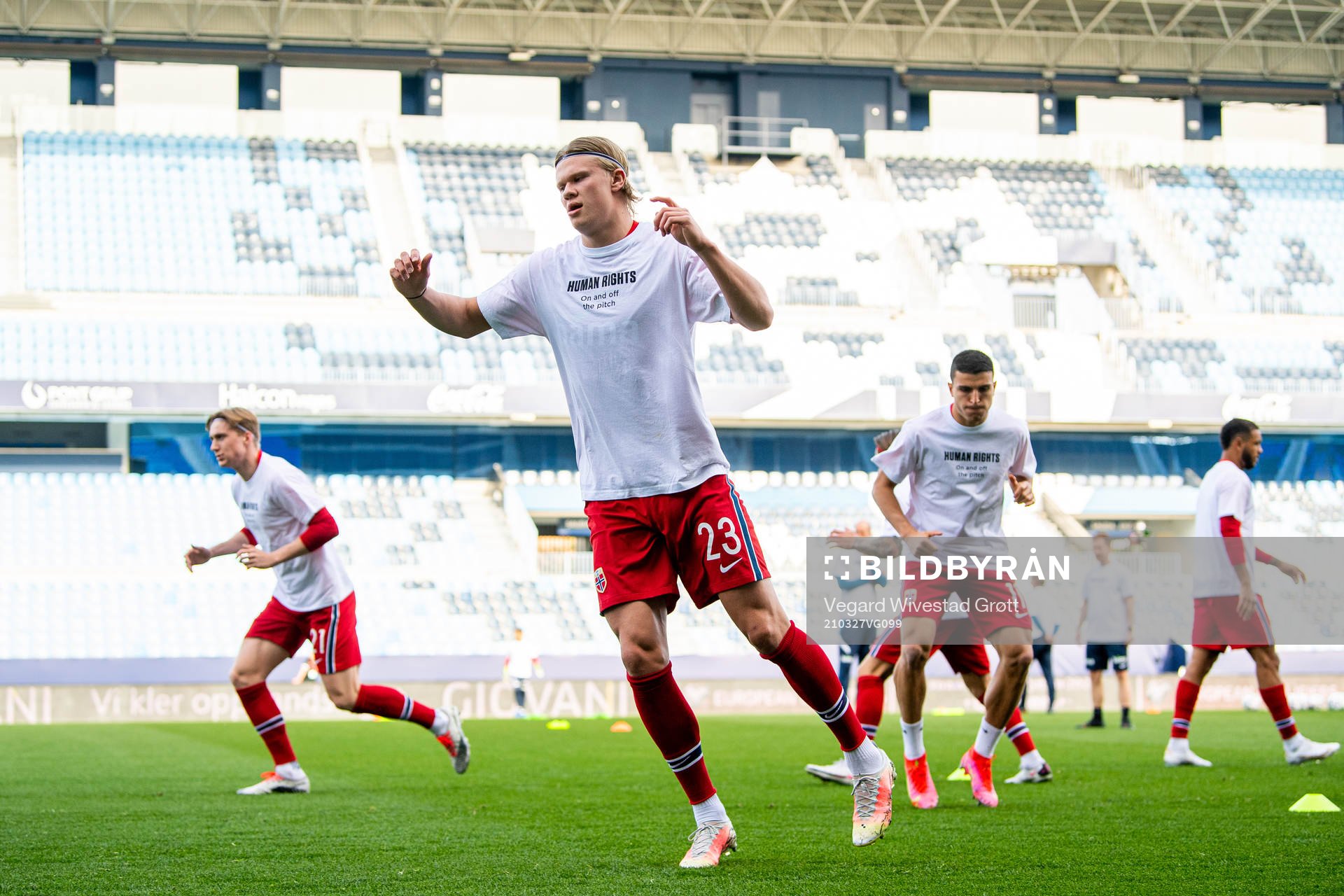 Erling Braut Haaland of Norway warms up wearing a t-shirt
