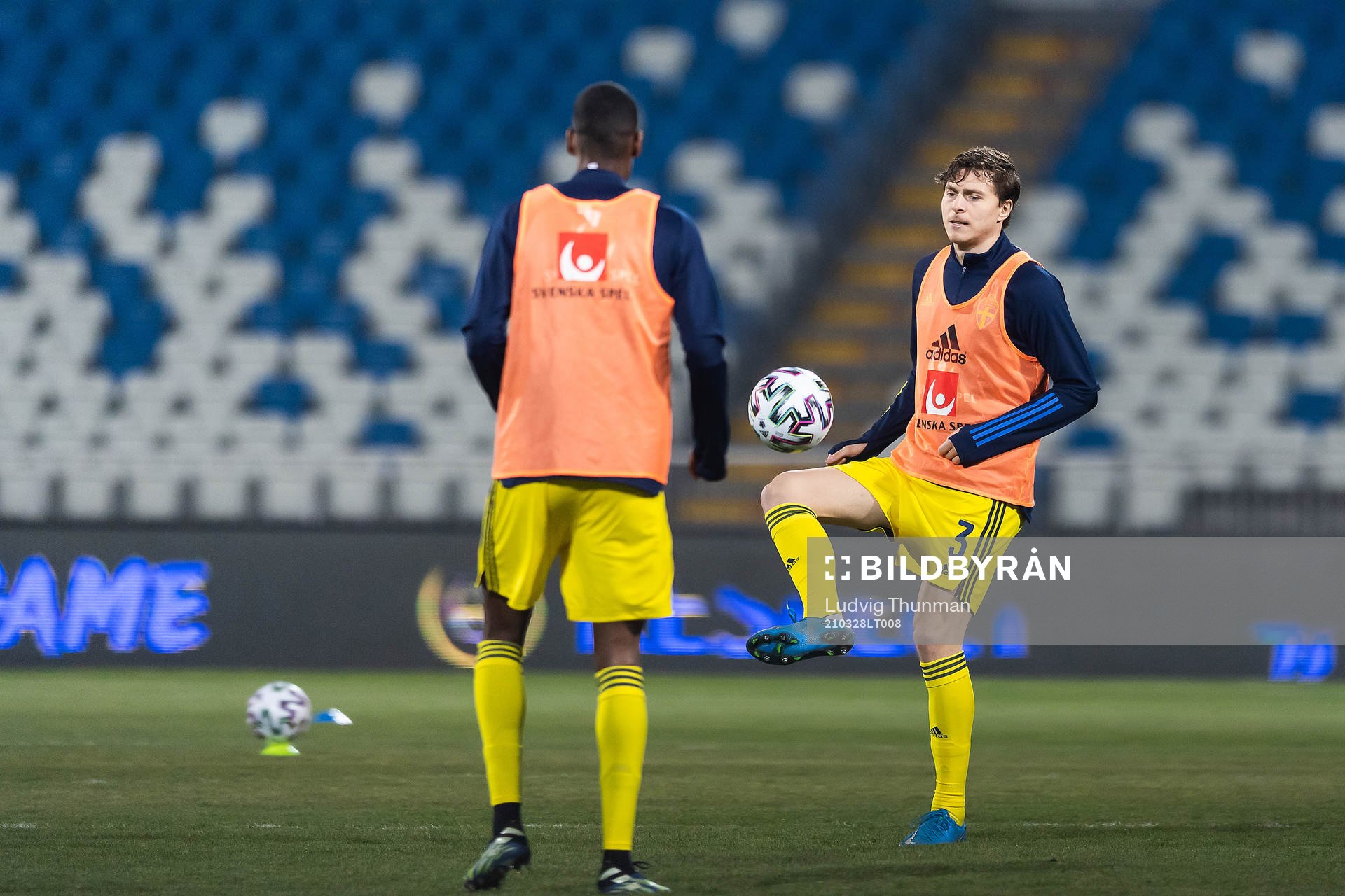 Victor Nilsson Lindelöf and Alexander Isak of Sweden