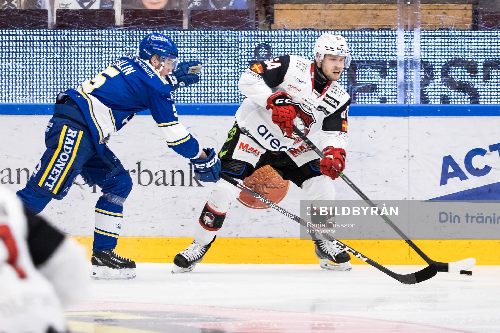 Malmö Redhawks Victor Backman och Leksands Calle Själin