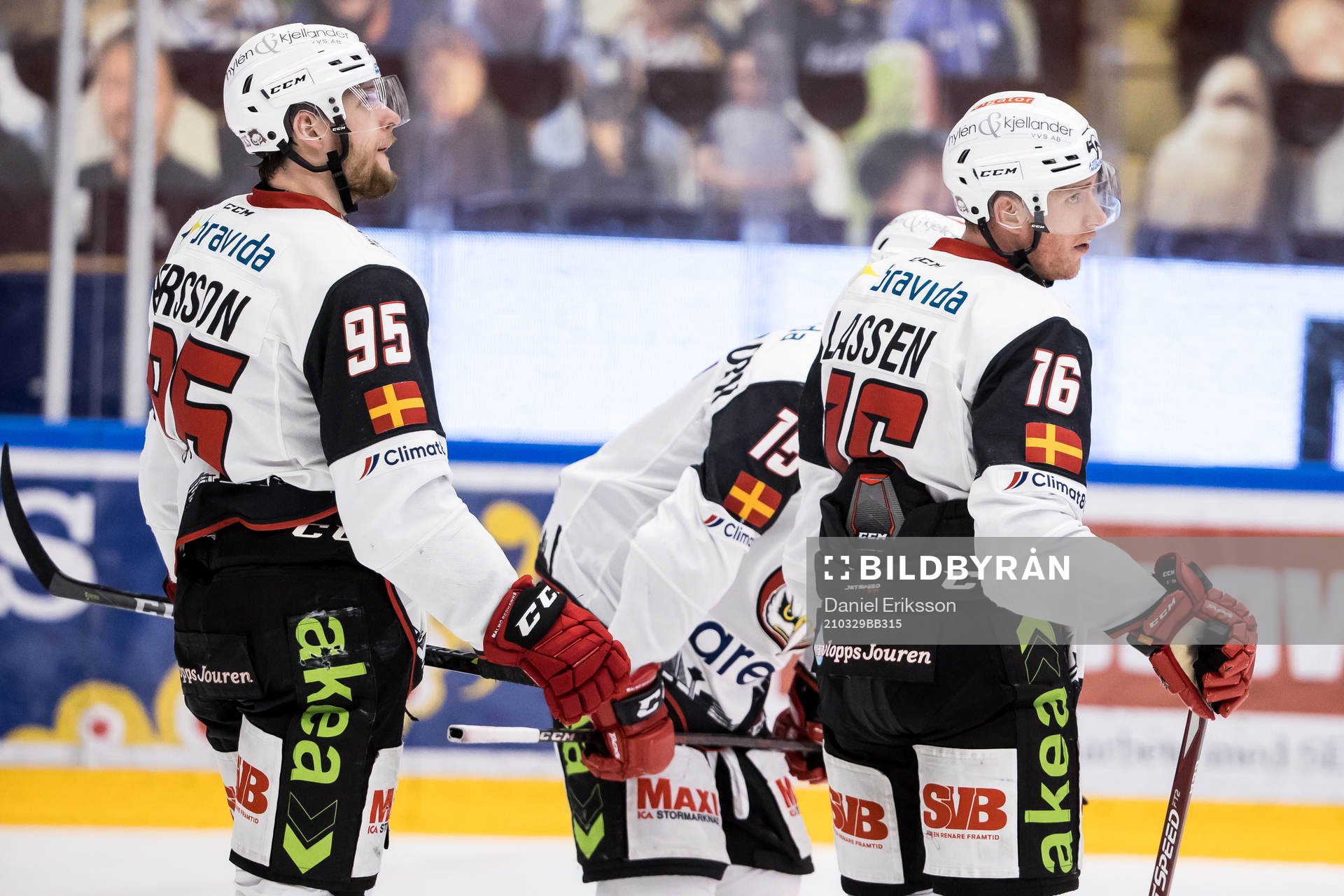 Malmö Redhawks Carl Persson och Matias Lassen  deppar