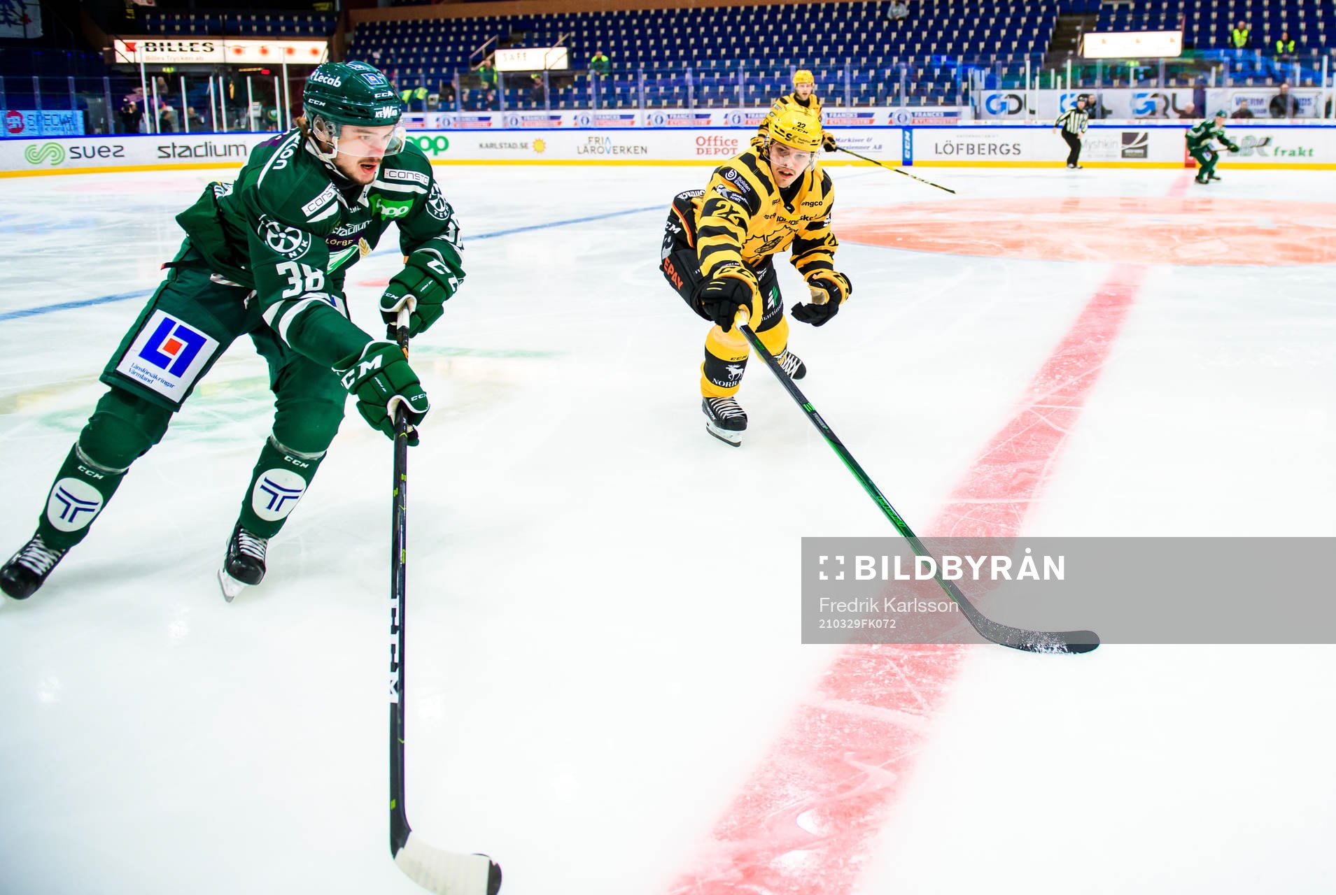 Färjestads Jakob Forsbacka Karlsson och Skellefteås