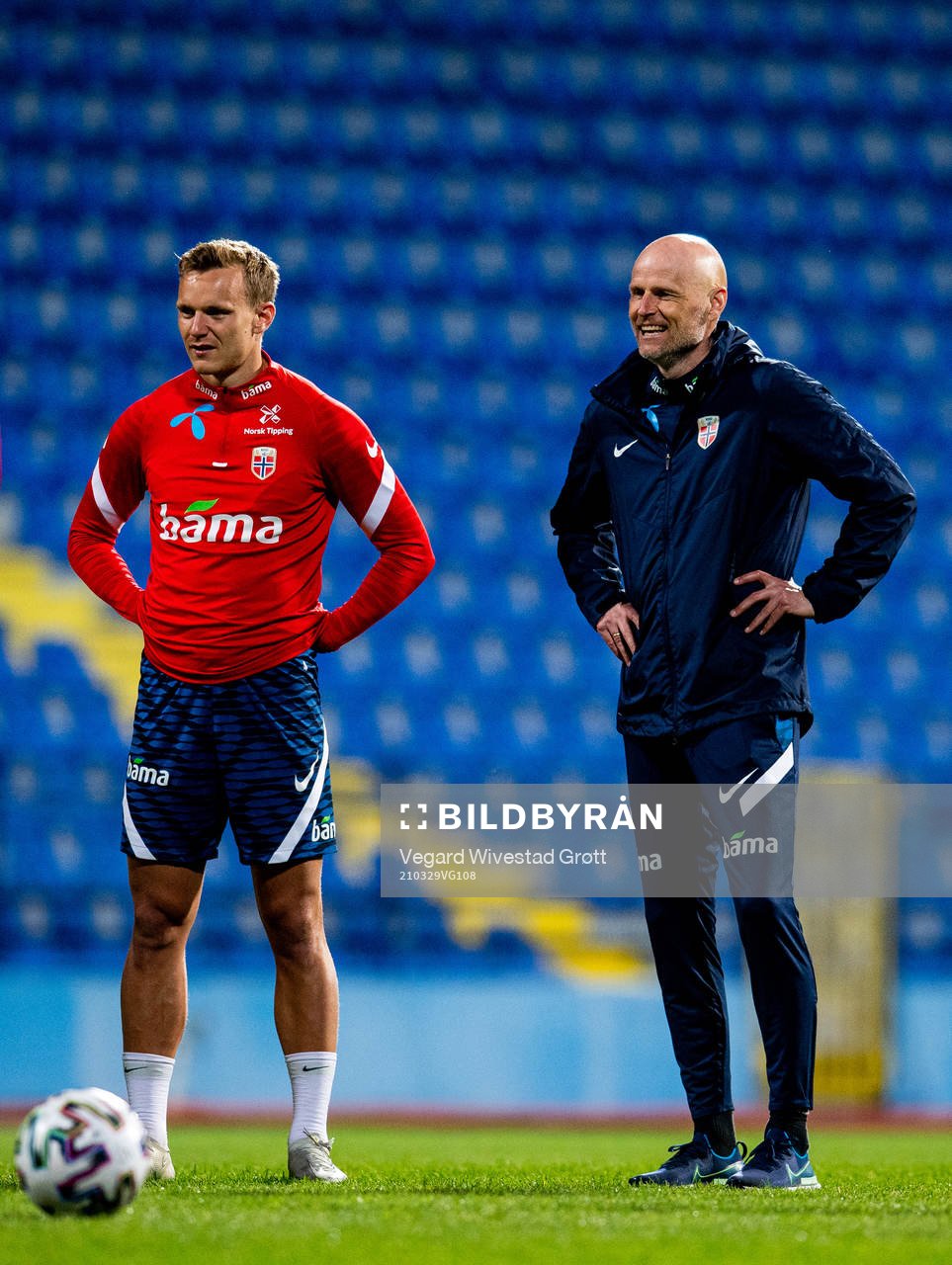 Marius Lode and Ståle Solbakken, head coach of the