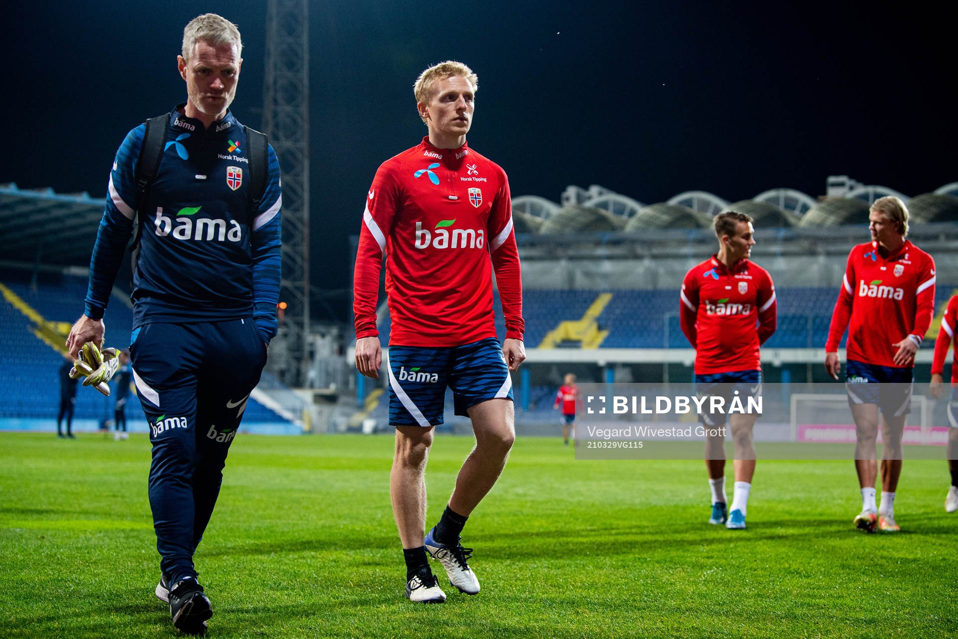 Are Hokstad, team manager, and Mats Møller Dæhli of the