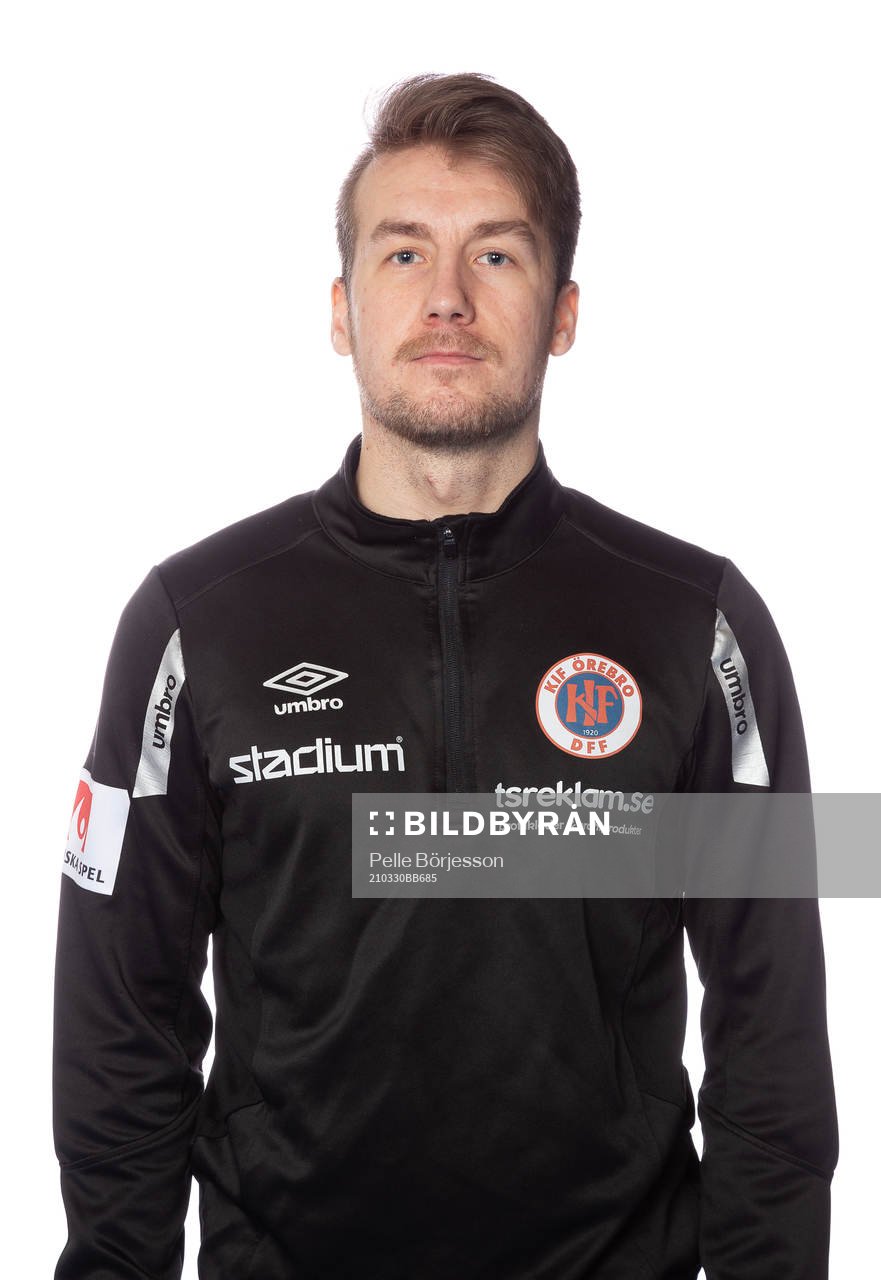 Örebros fystränare Lucas Skoog poserar för ett porträtt den 30 mars 2021 i Örebro.