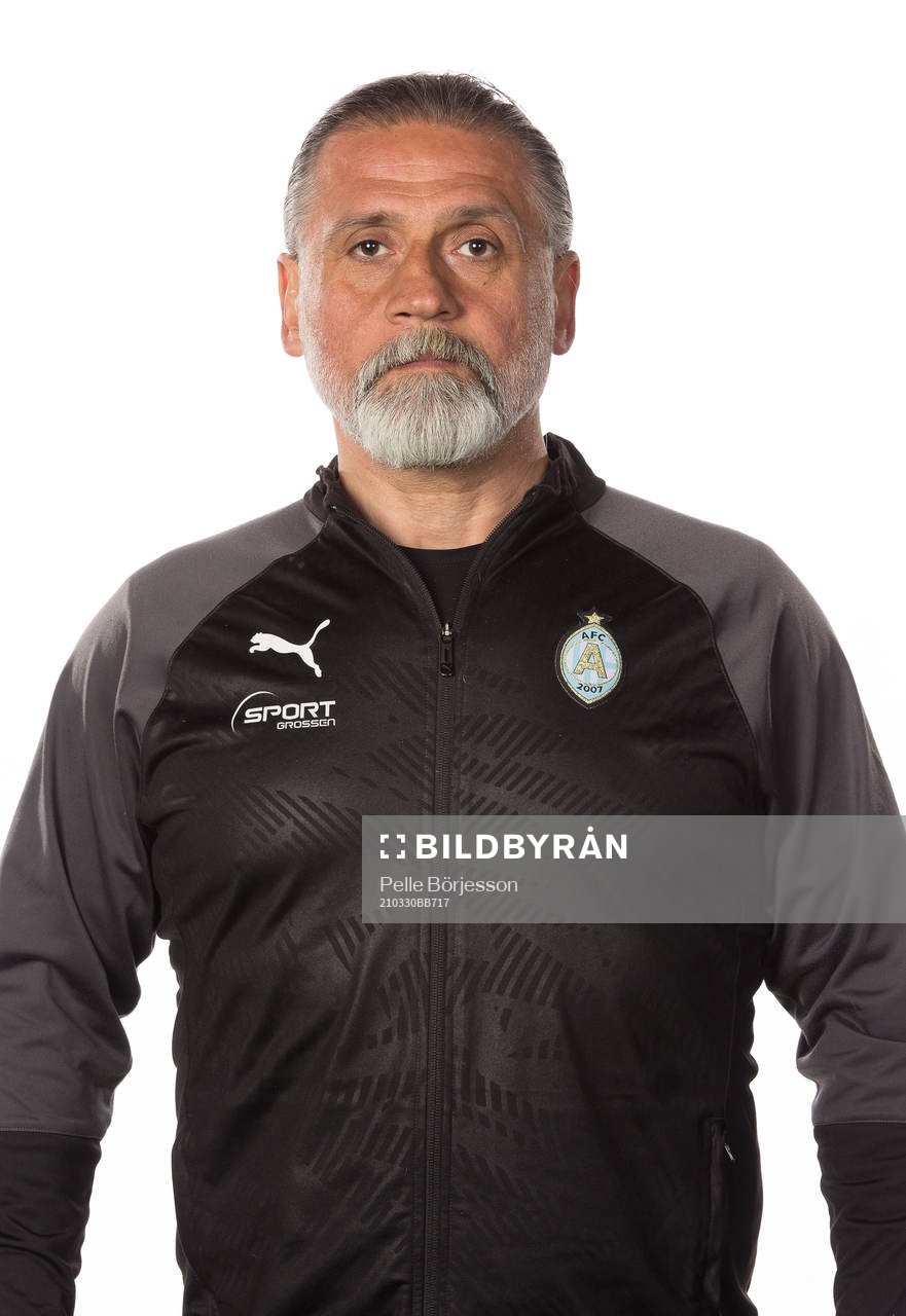 Eskilstunas tränare Özcan Melkemichel