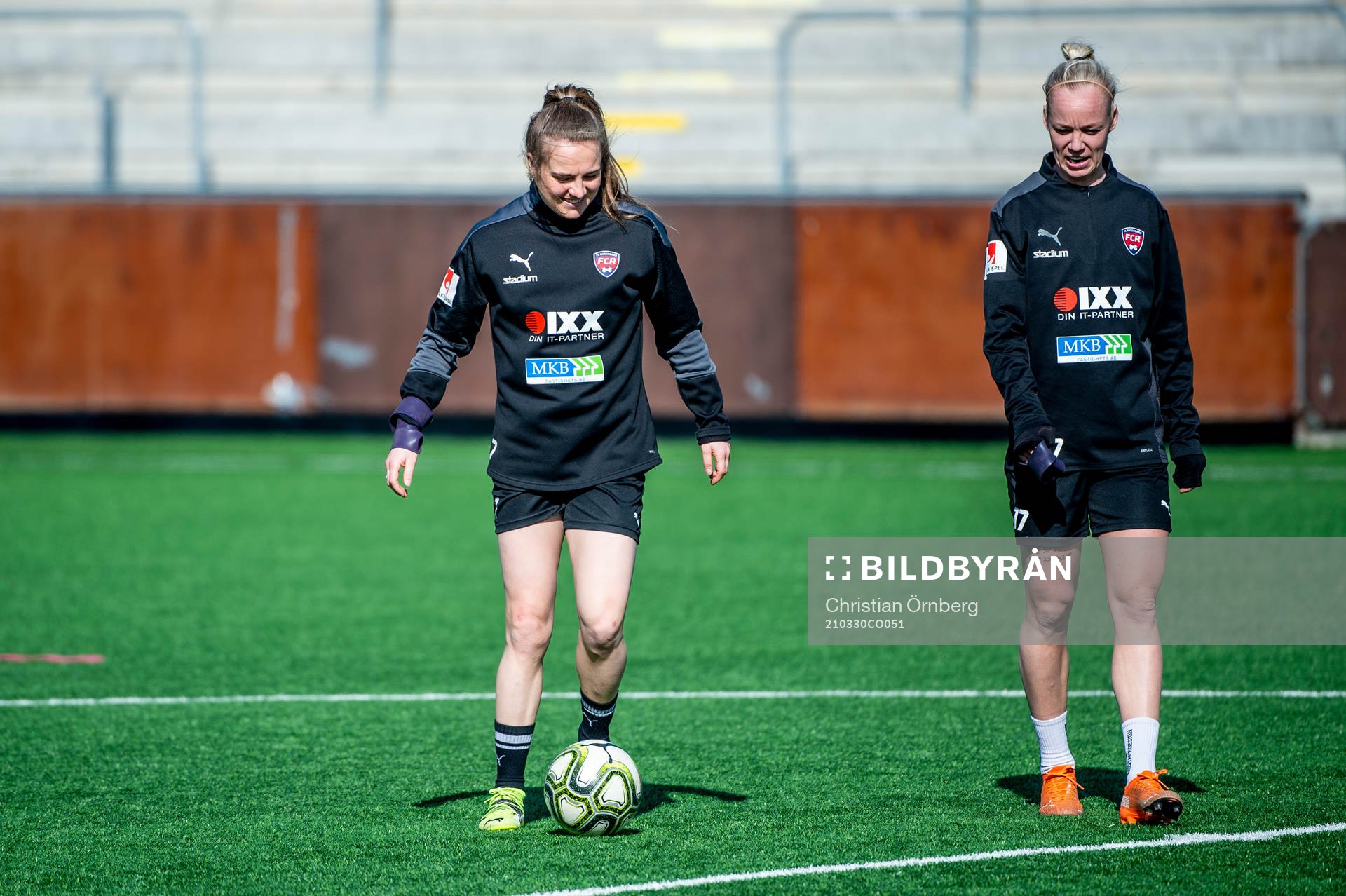 Rosengårds Fiona Brown och Caroline Seger