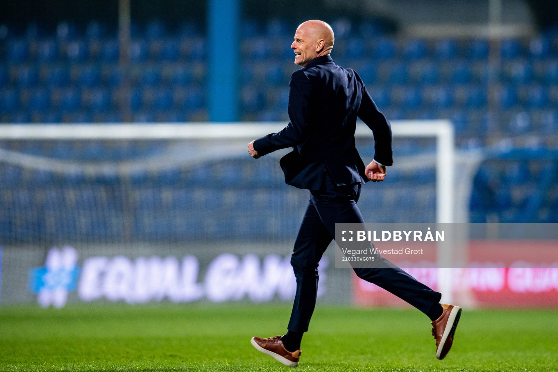 Ståle Solbakken, head coach of Norway, celebrates