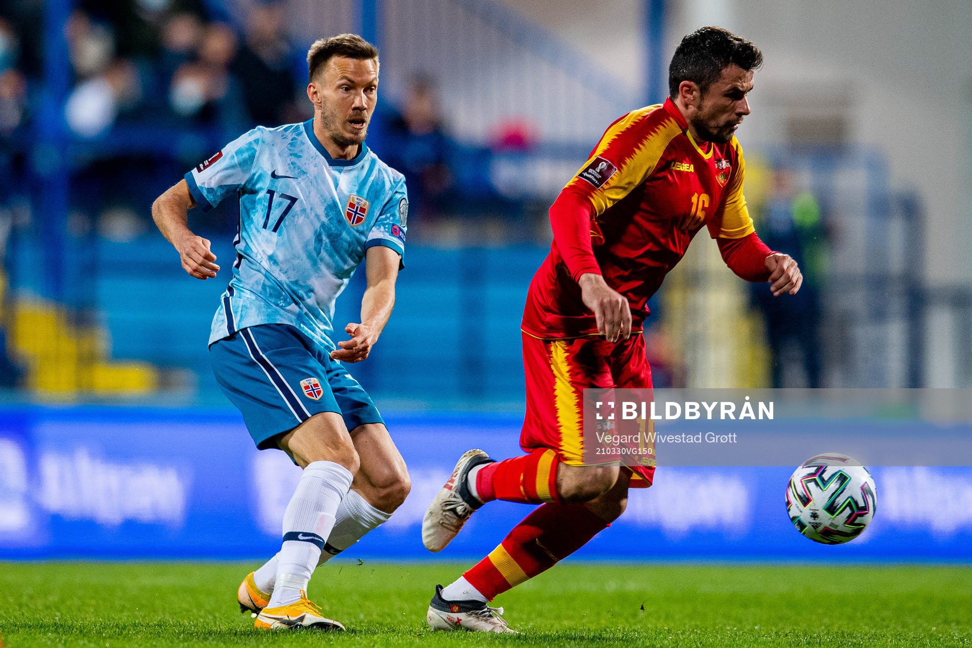 Martin Linnes of Norway and Vladimir Jovovic of Montenegro