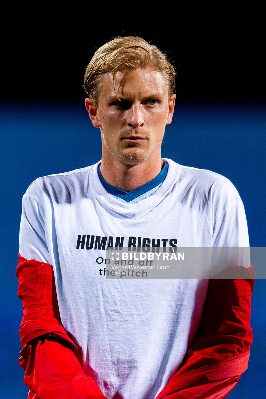 Morten Thorsby of Norway wearing a t-shirt with the message