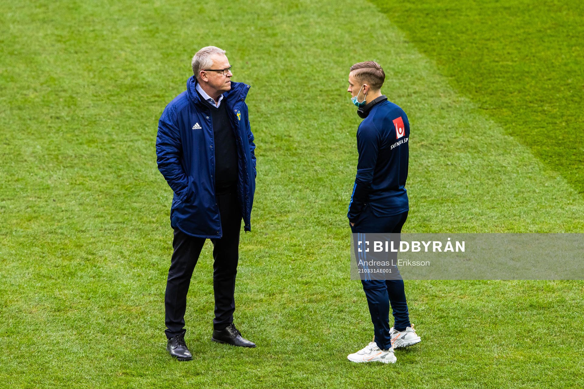 Janne Andersson, head coach, and Jesper Karlsson of Sweden