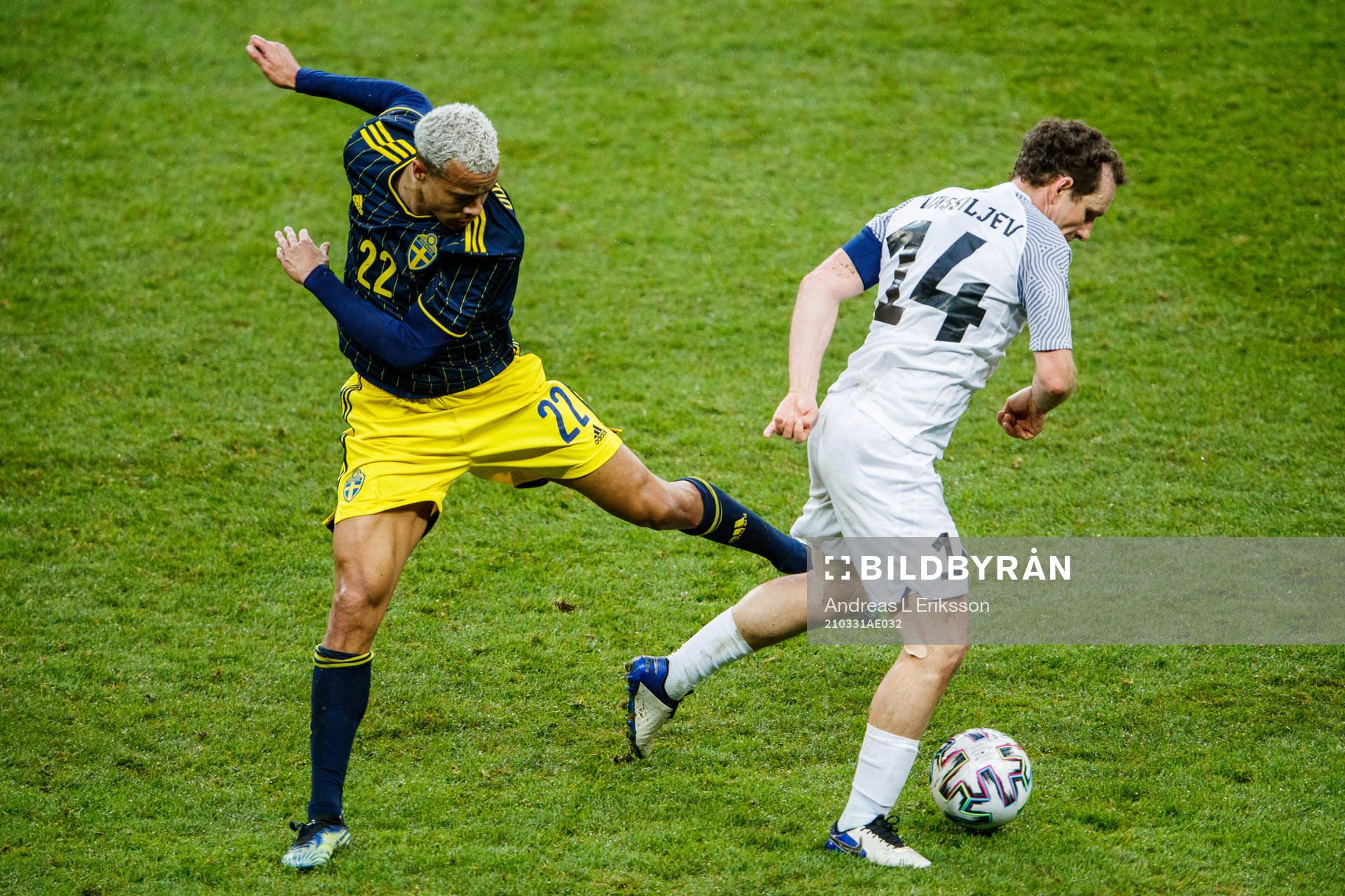 Robin Quaison of Sweden and Konstantin Vassiljev of Estonia
