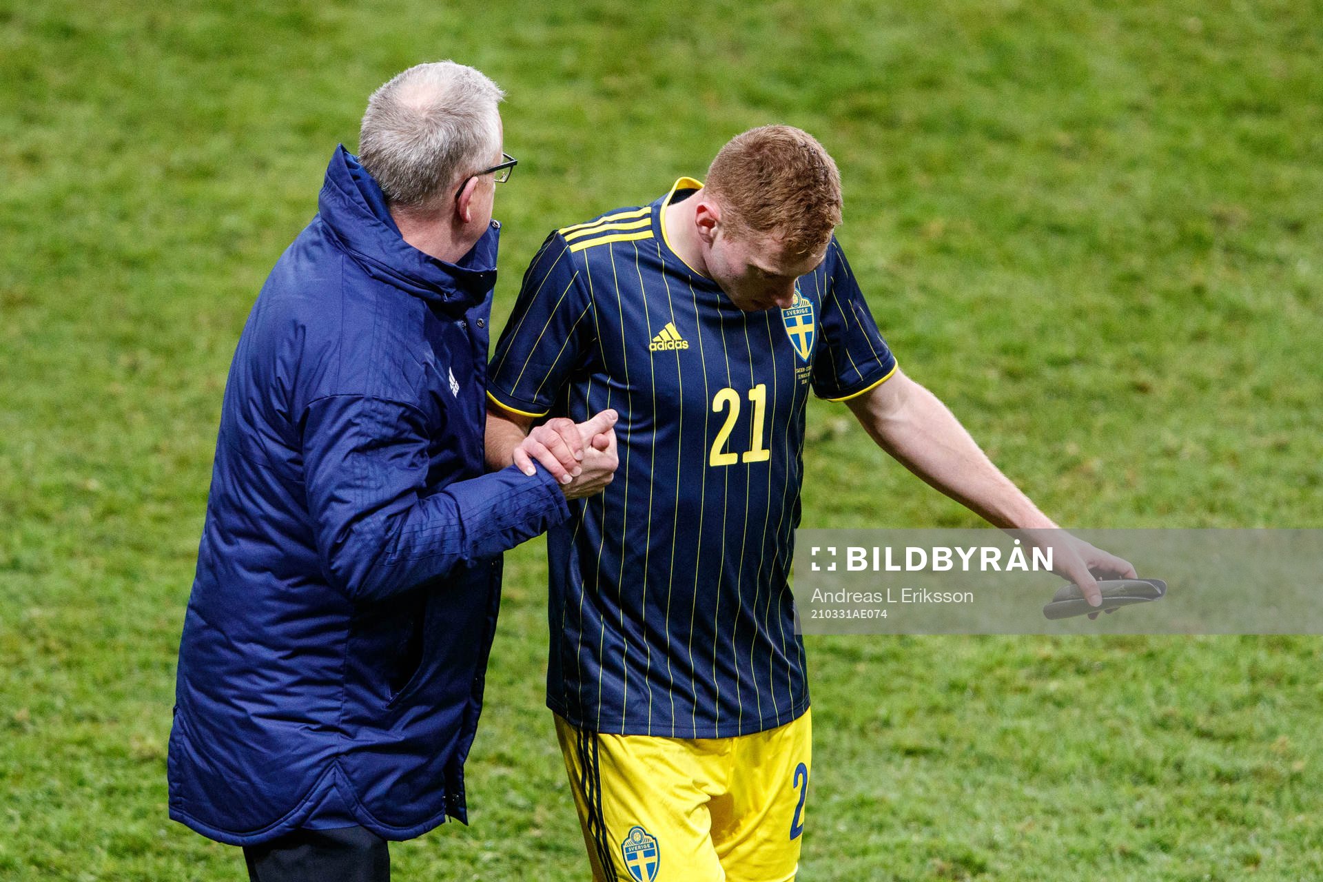 Janne Andersson, head coach and Dejan Kulusevski of Sweden