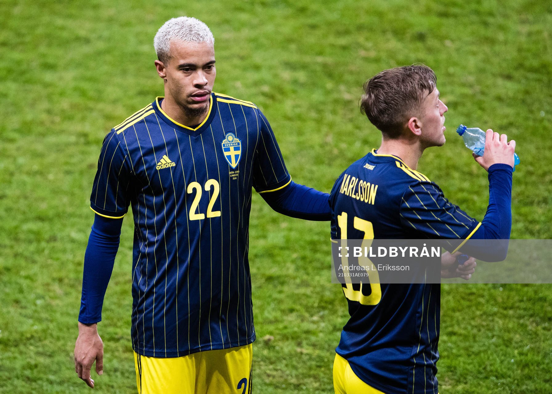 Robin Quaison and Jesper Karlsson of Sweden