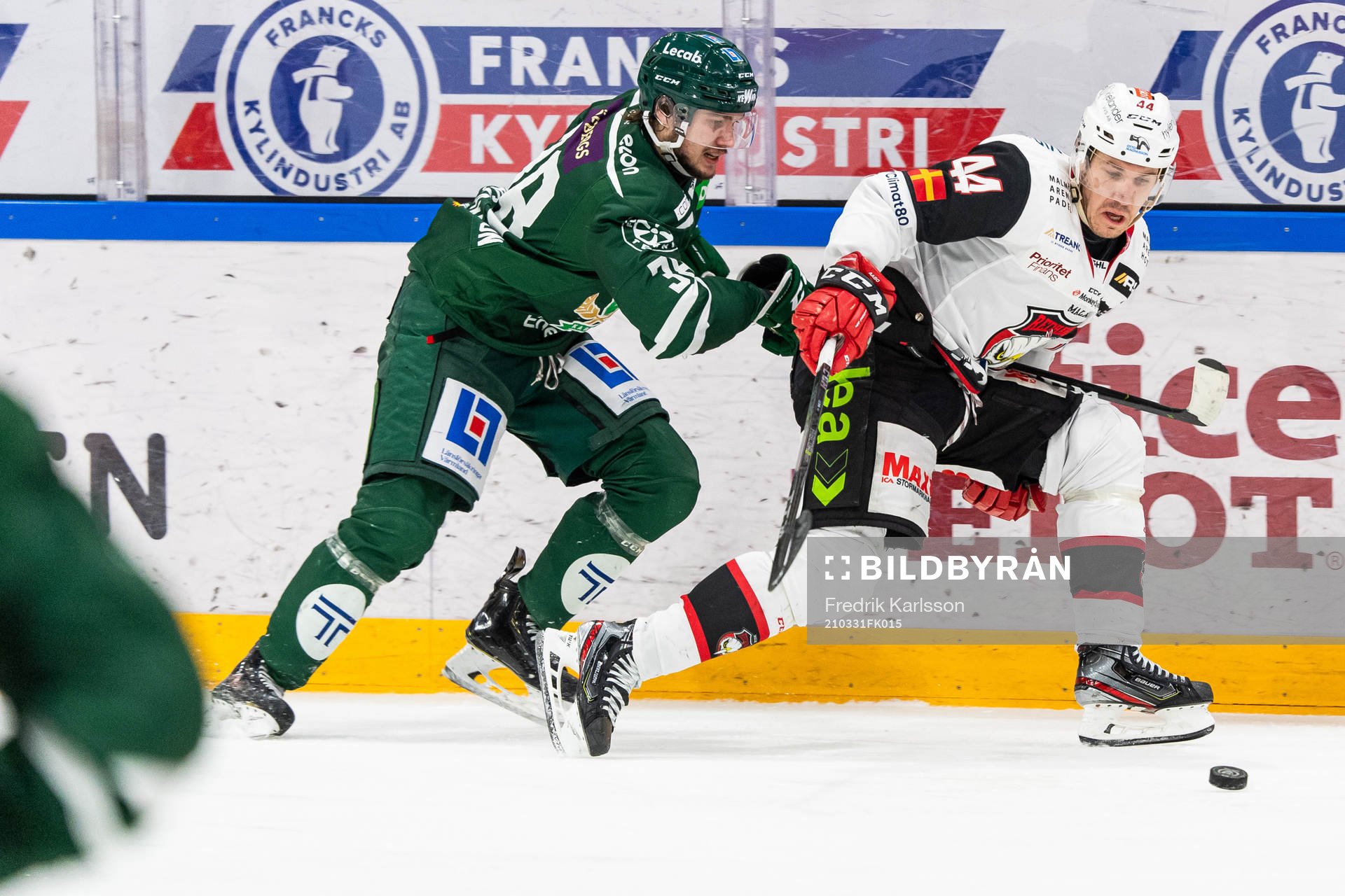 Färjestads Jakob Forsbacka Karlsson och Malmö Redhawks