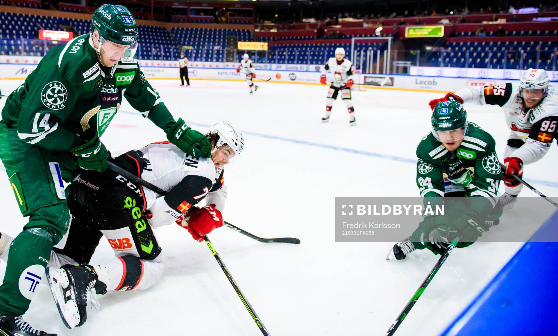 Färjestads Victor Ejdsell och Malmö Redhawks Oliver