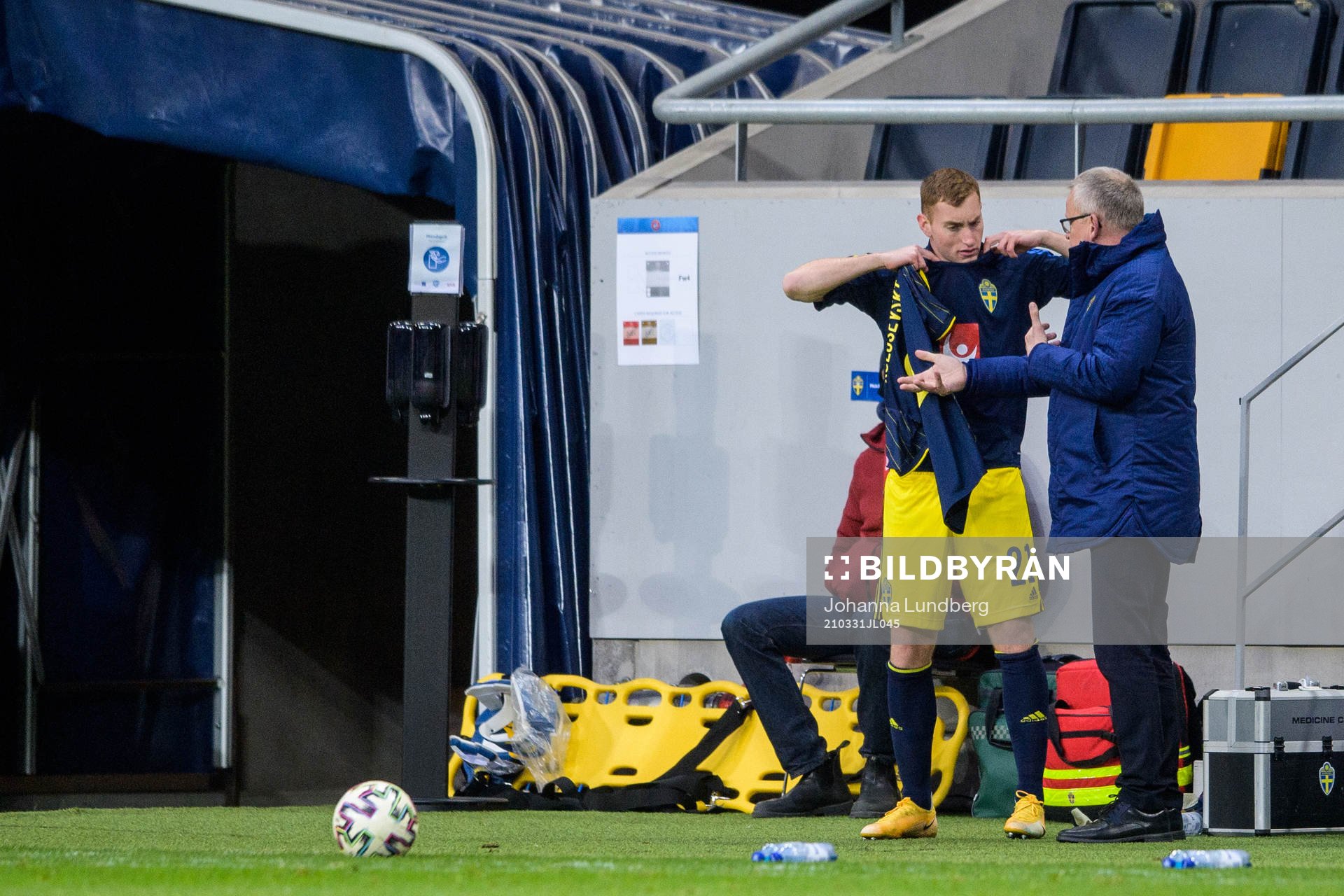 Dejan Kulusevski and Janne Andersson, head coach of Sweden