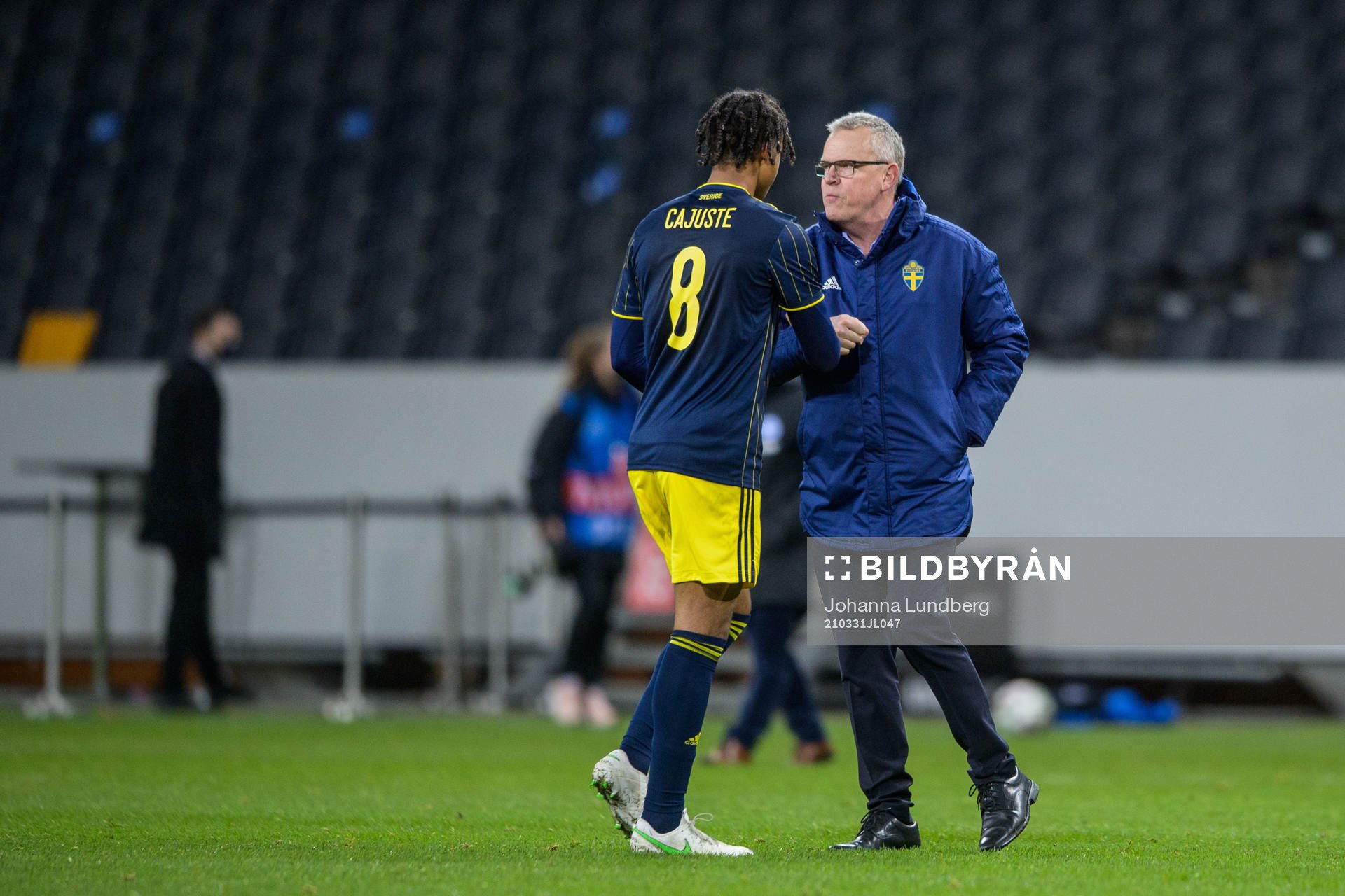 Jens-Lys Cajuste and Janne Andersson, head coach of Sweden