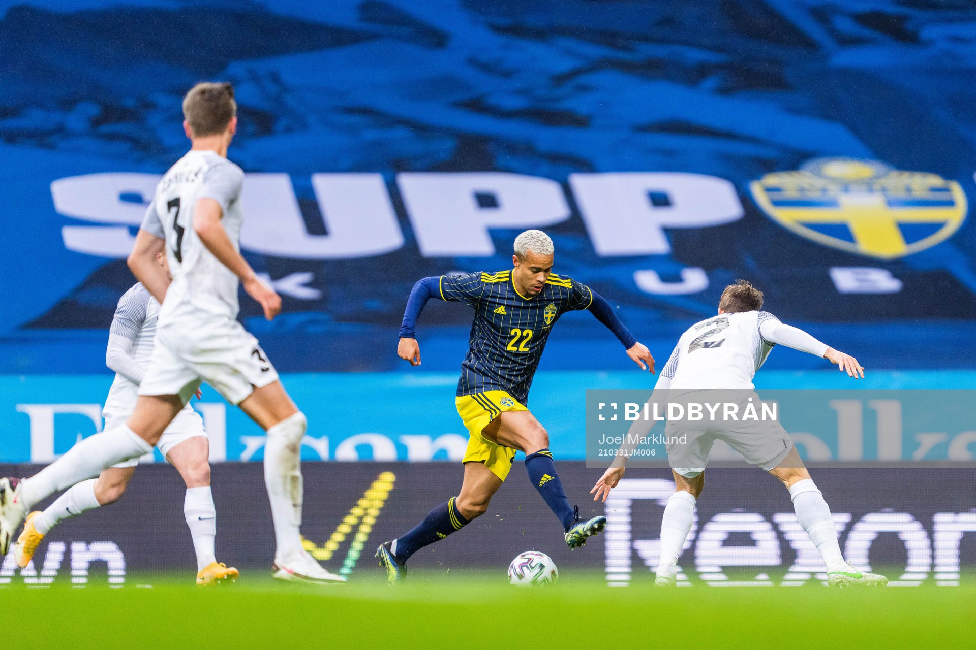 Robin Quaison of Sweden