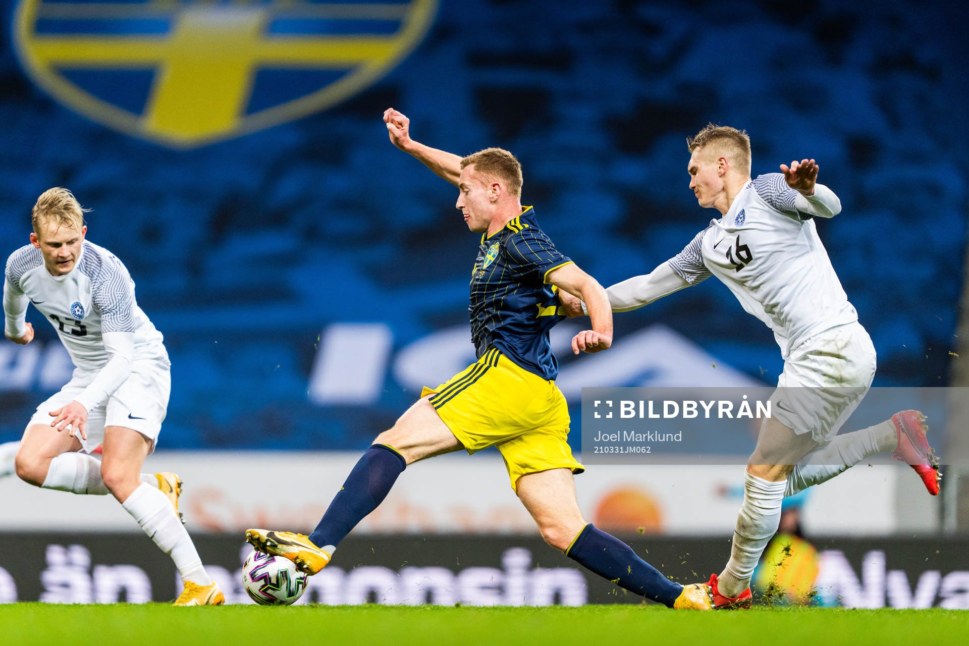 Dejan Kulusevski of Sweden and Henrik Pürg of Estonia