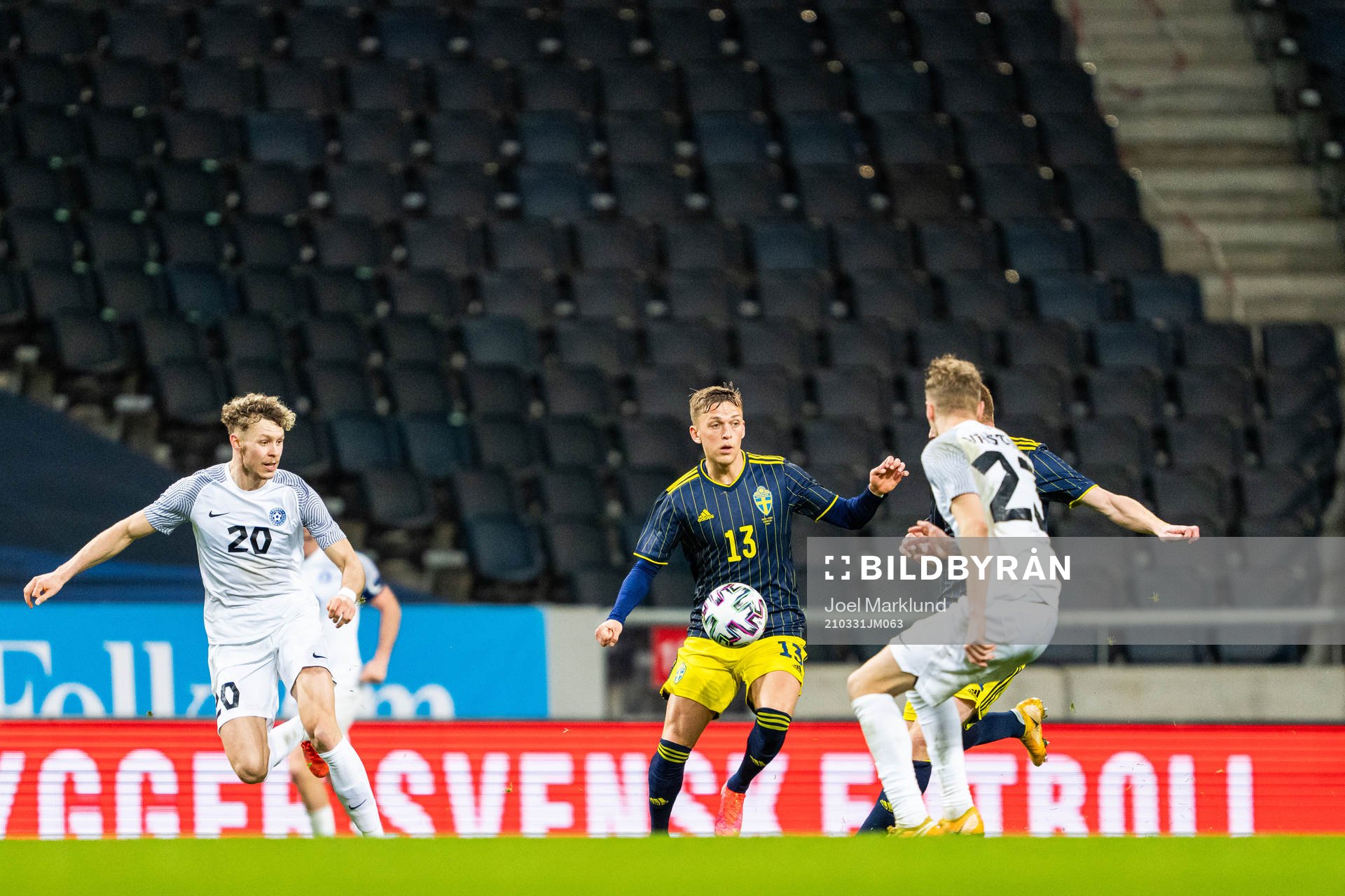 Markus Poom of Estonia and Jesper Karlsson of Sweden