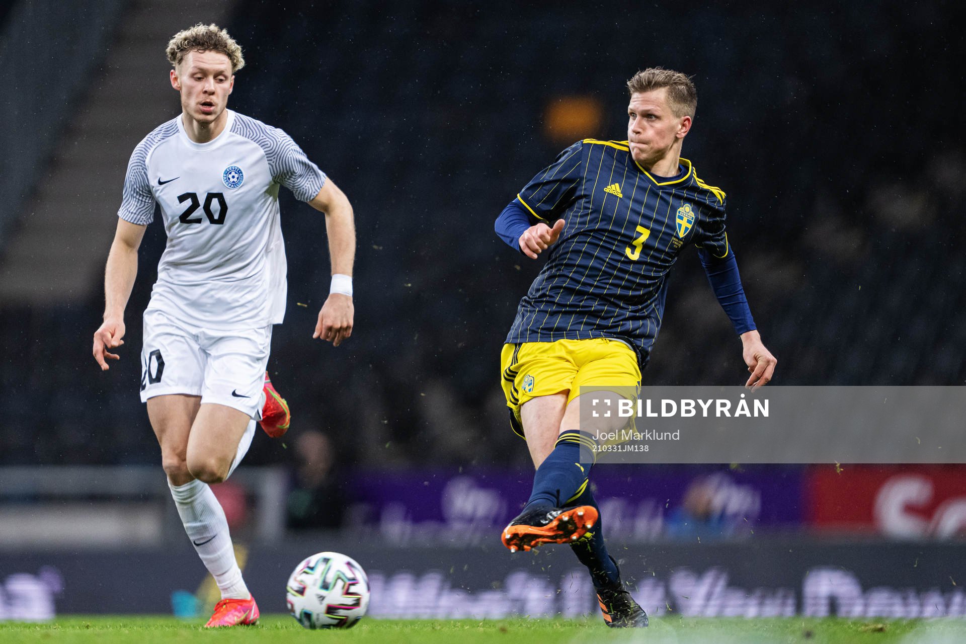 Markus Poom of Estonia and Joakim Nilsson of Sweden