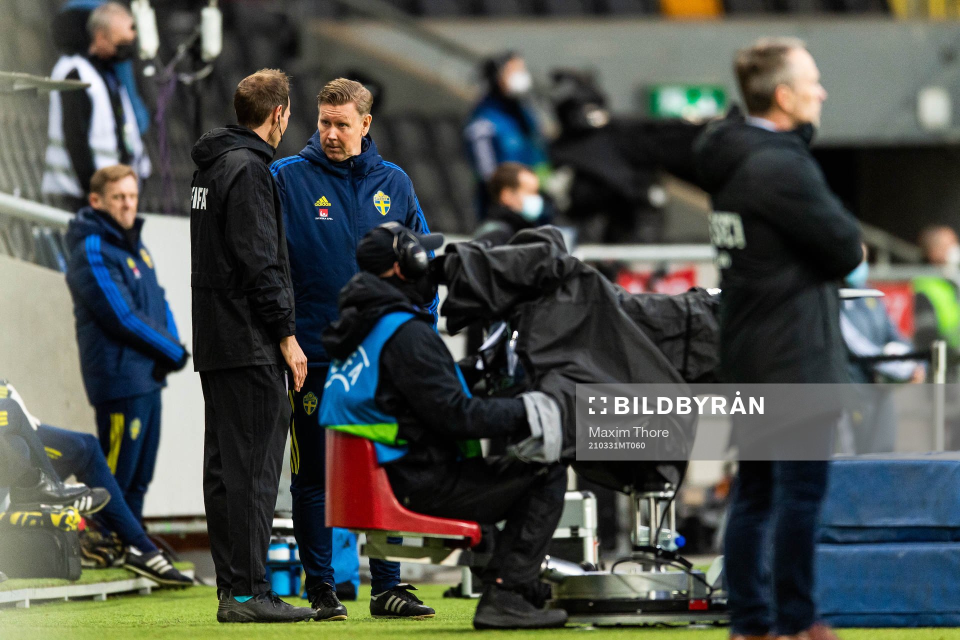 Assistant coach Peter Wettergren of Sweden talks to the