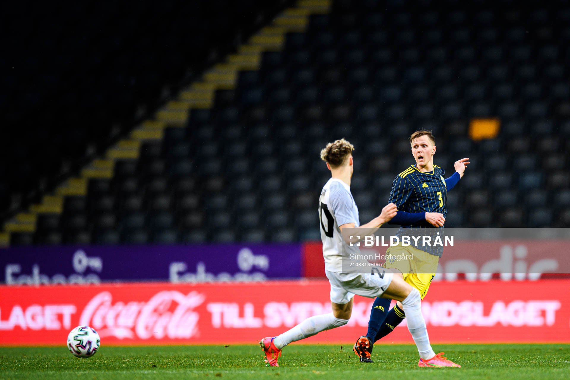 Markus Poom of Estonia and Joakim Nilsson of Sweden