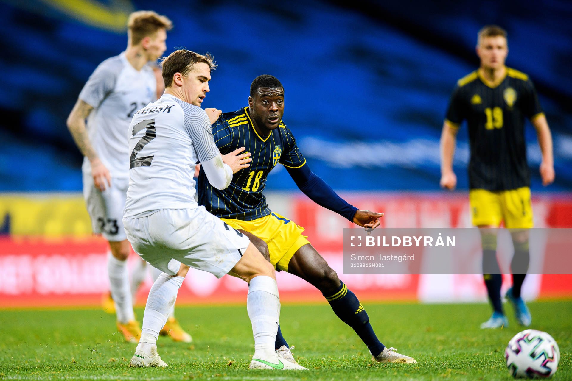 Mårten Kuusk of Estonia and Ken Sema of Sweden