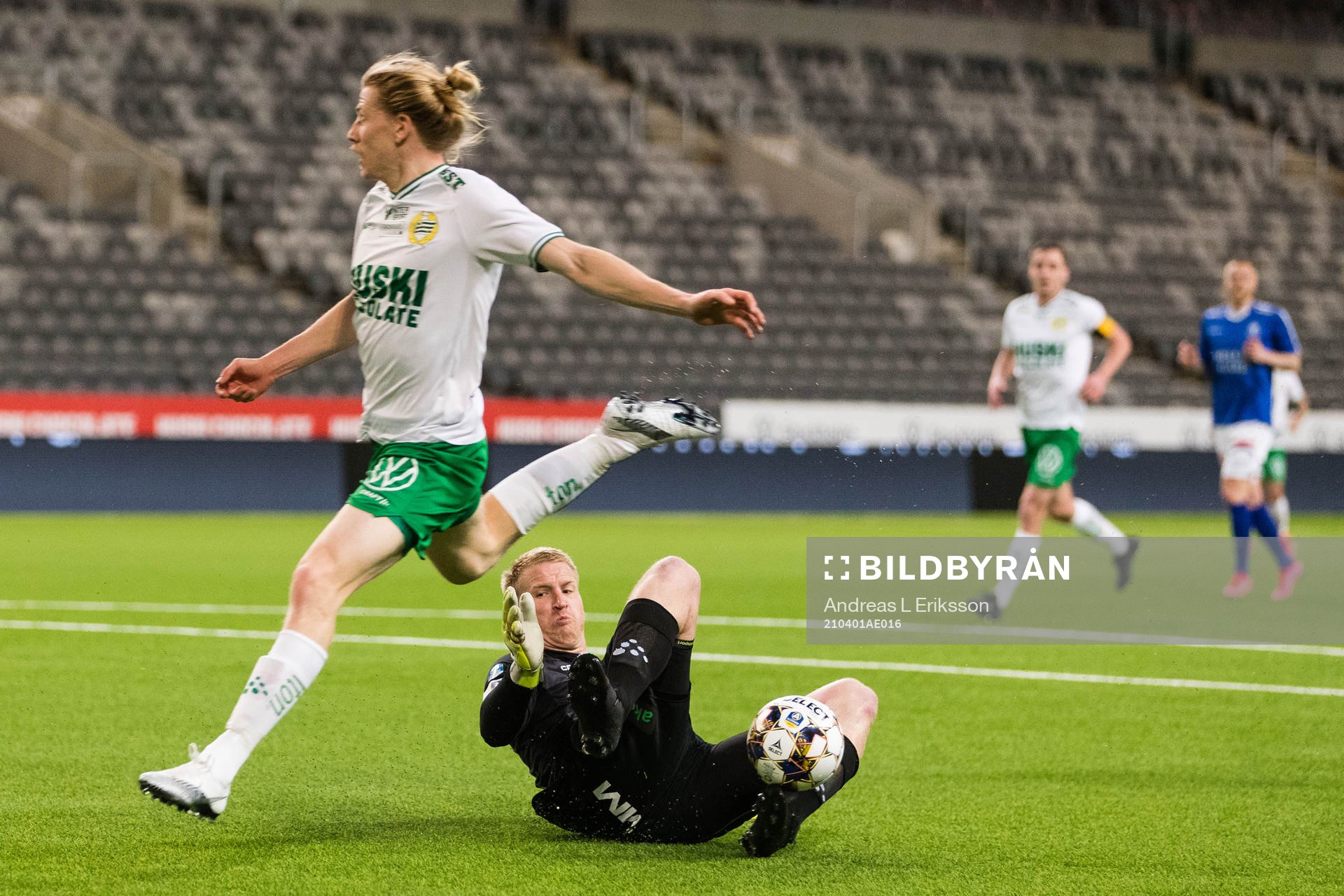 Hammarbys Gustav Ludwigson och Trelleborgs målvakt Hampus